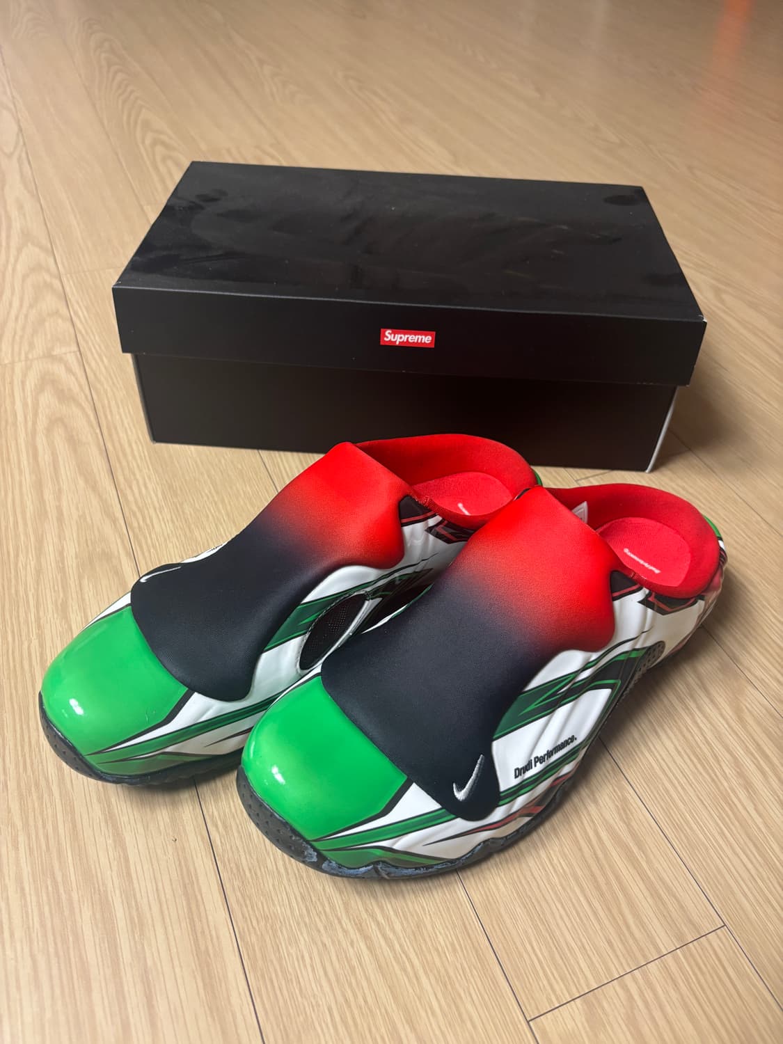 슈프림 나이키 클로그 us9 270사이즈 상품이미지1