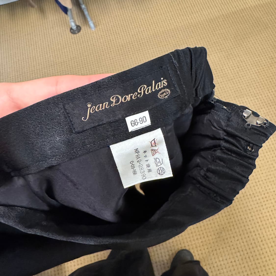 실키 밑단 플레어 스커트 상품이미지5