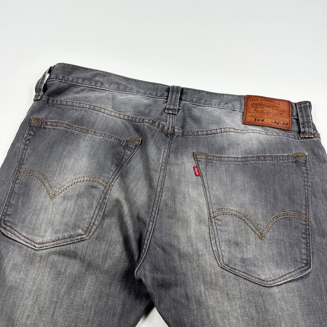 리바이스 504 오리지널 워싱 흑청 데님 팬츠 (36인치) 상품이미지6