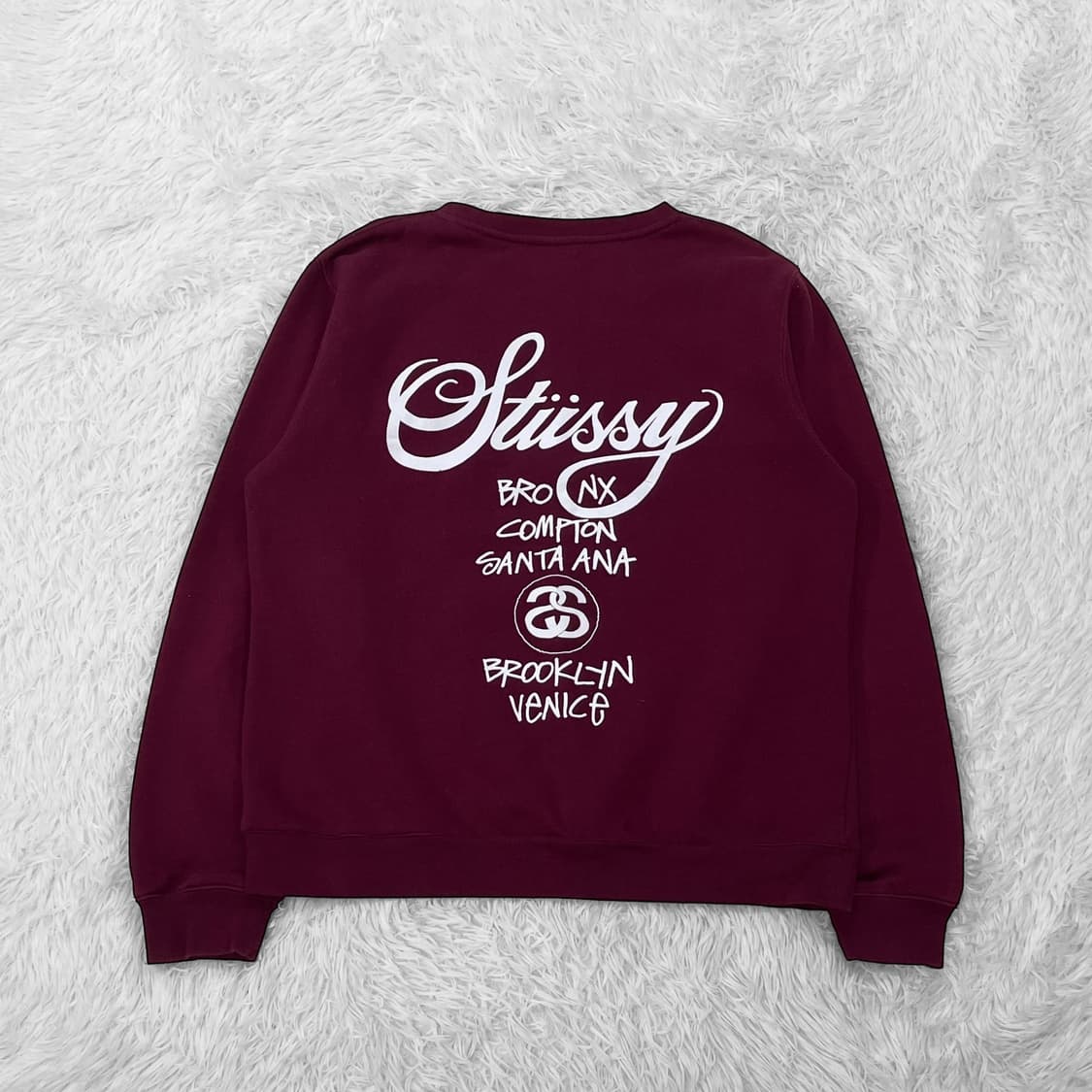 스투시 월드투어 크루넥 맨투맨 버건디 상품이미지3