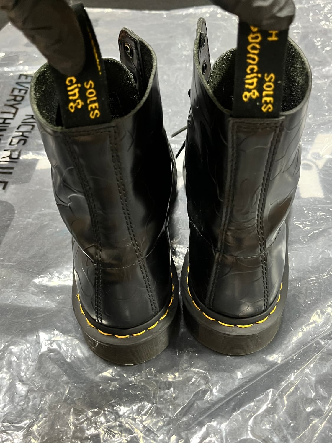 닥터마틴 베이프 콜라보 1460 파스칼 블랙 상품이미지3