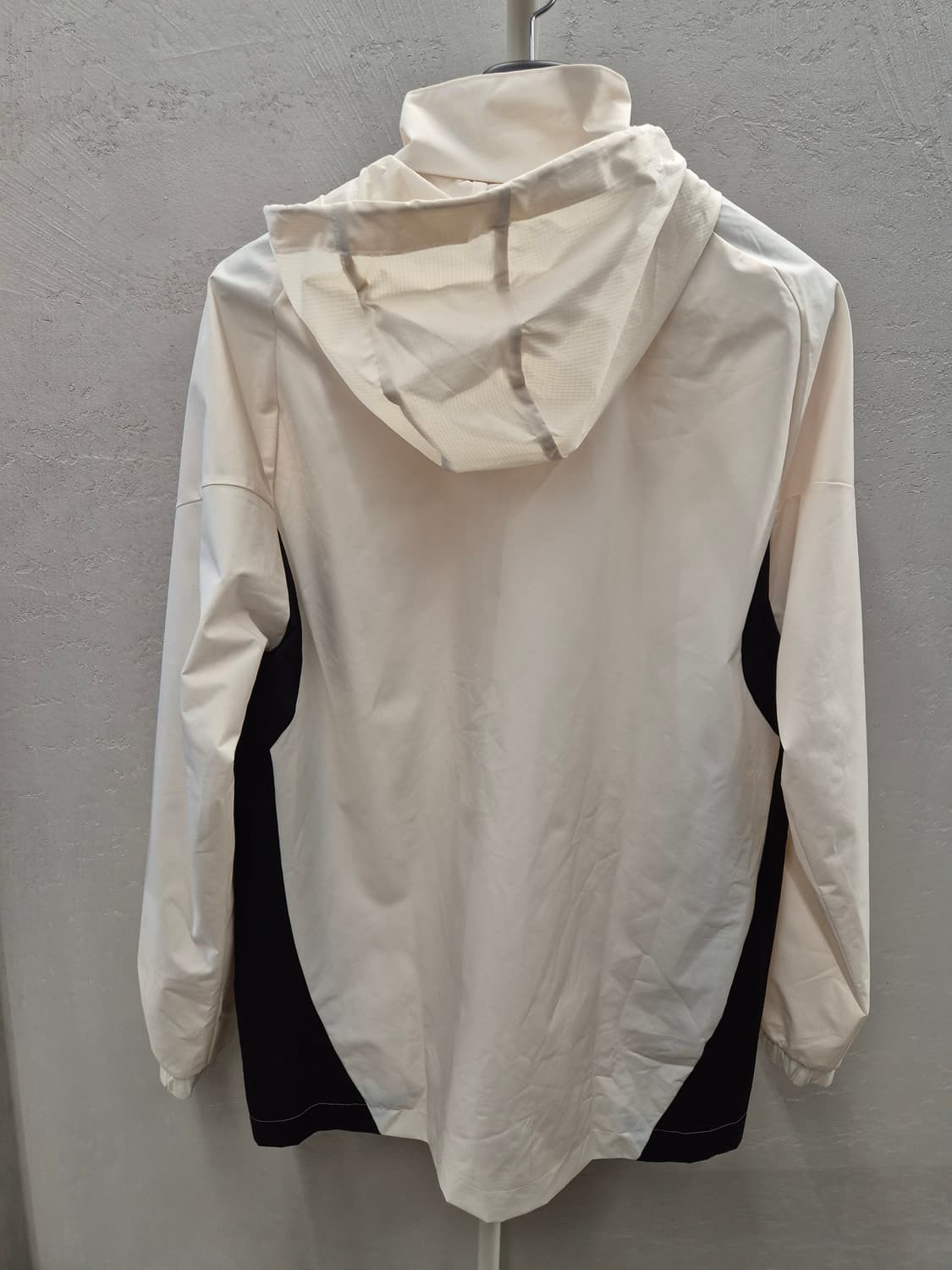 25-26 아디다스 리버풀 바람막이 L 상품이미지3