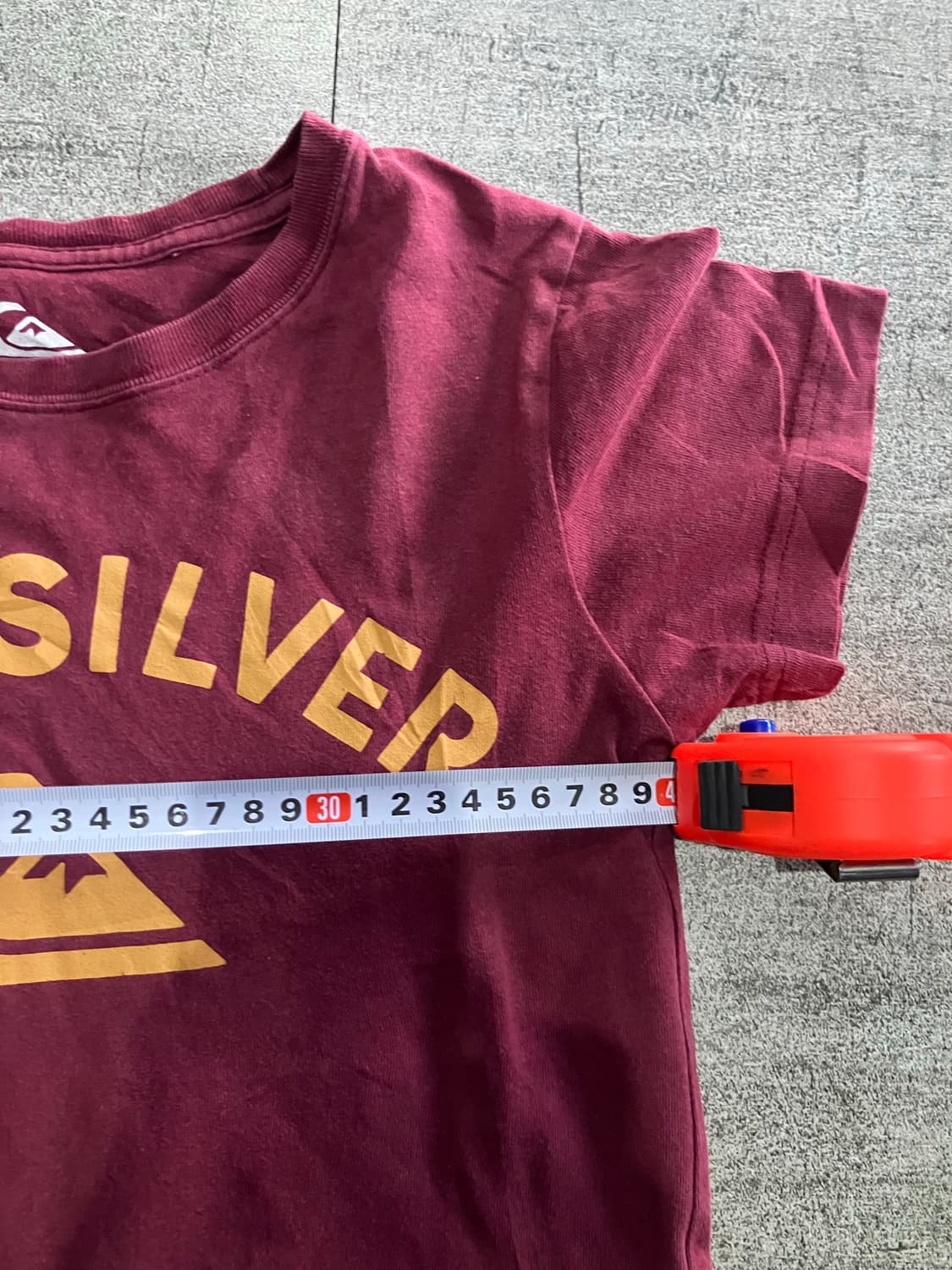 일본빈티지 Quiksilver 핀터깔y2k 딱붙핏 반팔티셔츠 상품이미지2