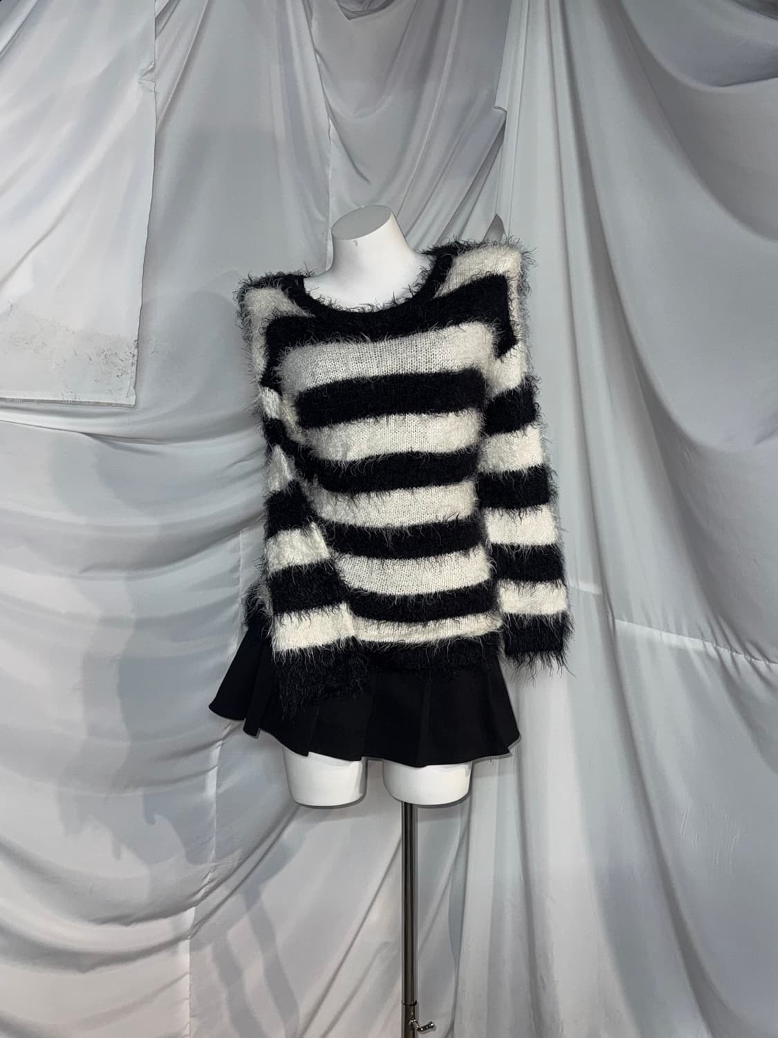 무채색 스트라이프 체크 폭닥 니트 데일리 공겜여주 코디세트 상품이미지5