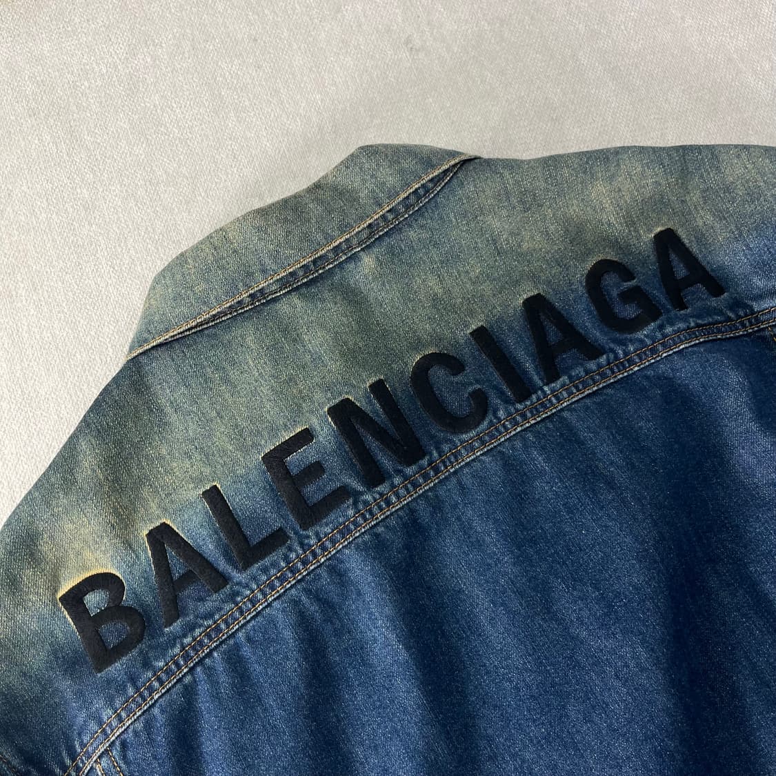 100 발렌시아가 2018 데님 자수 청자켓 상품이미지7
