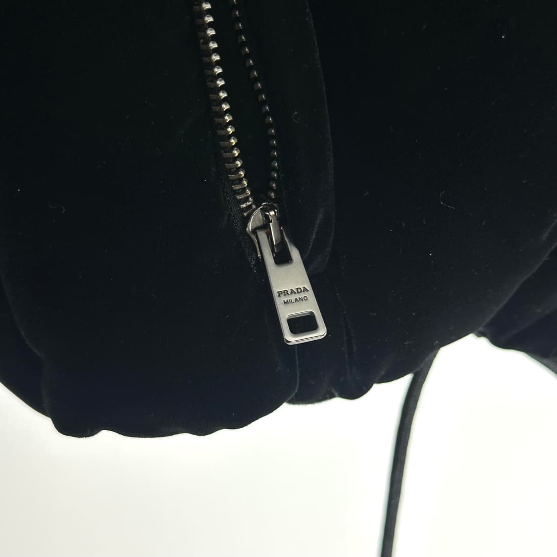 [38/S+급] 프라다 컨버터블 크롭 벨벳 다운 패딩 자켓 상품이미지6