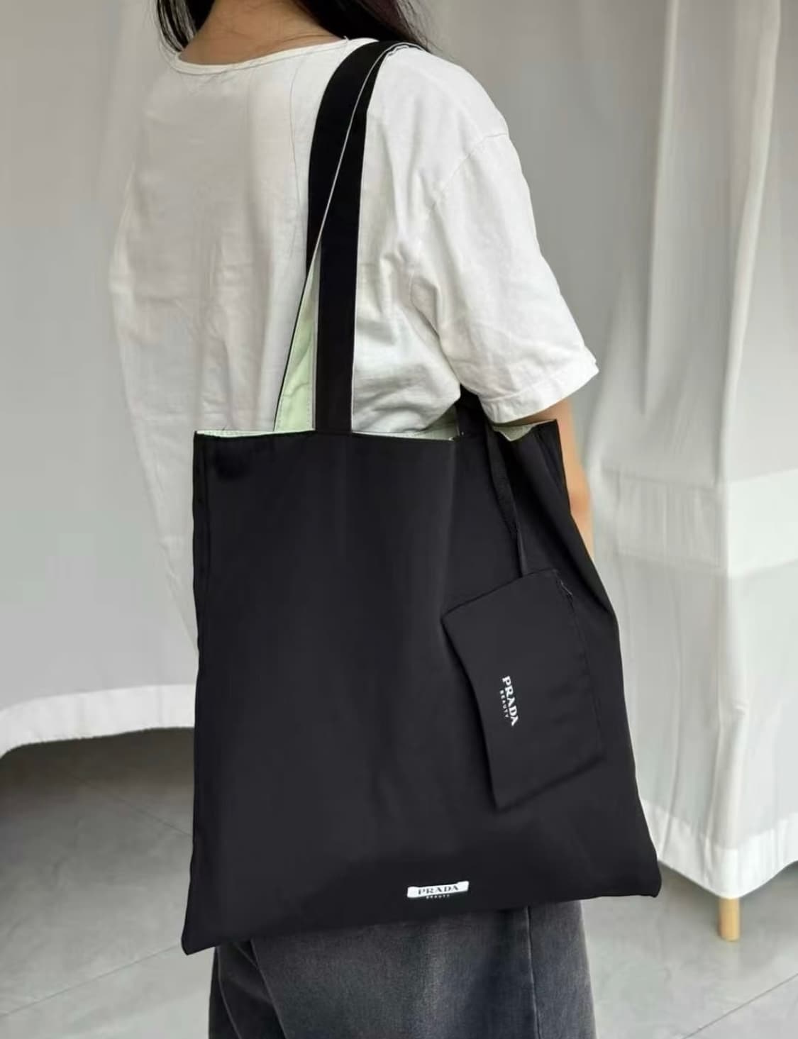 프라다 뷰티 리버서블(양면) 에코백  상품이미지3