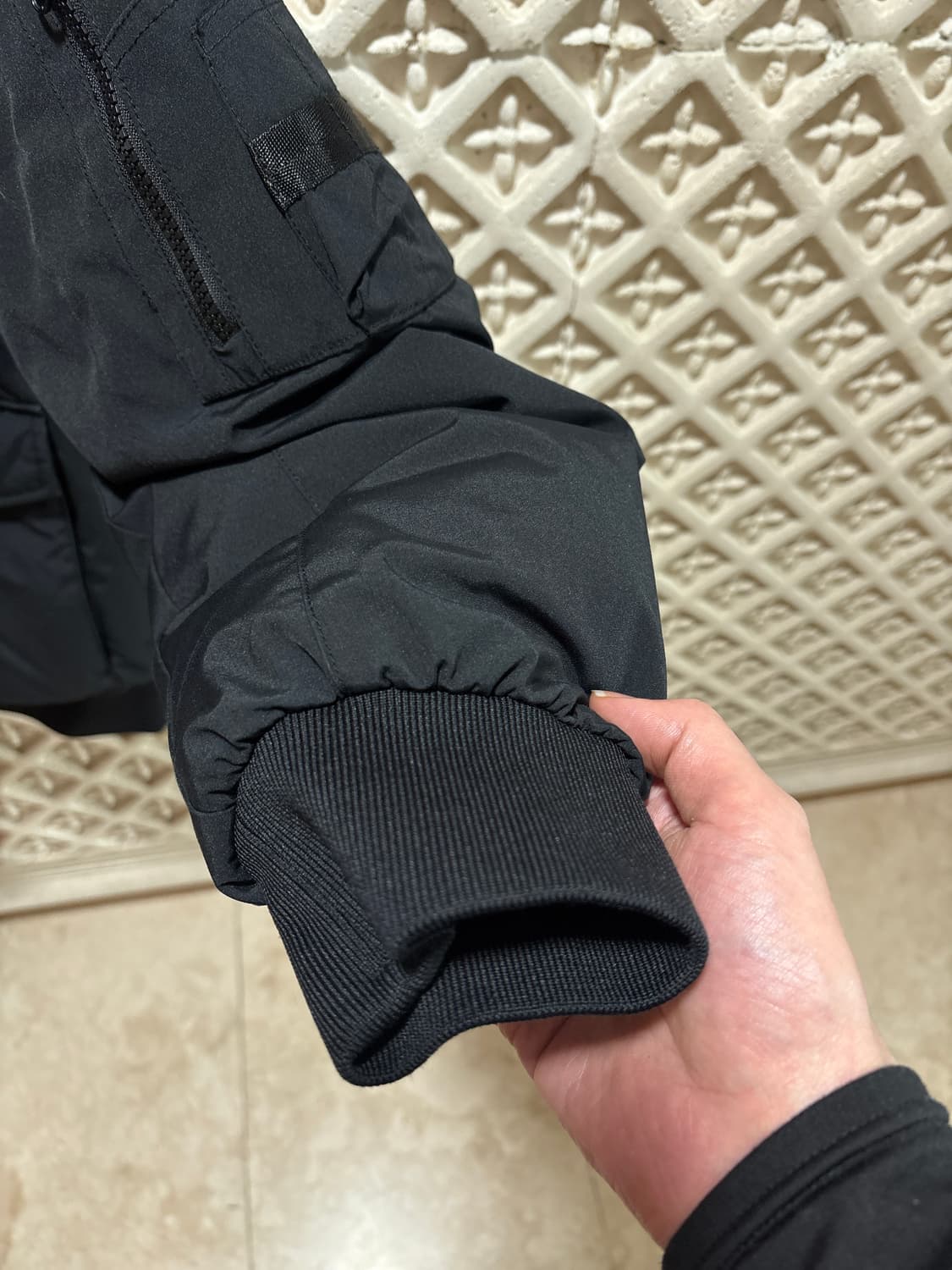 내셔널지오그래픽 타루가 퍼 트리밍 후디 다운점퍼 (카본 블랙) 상품이미지5