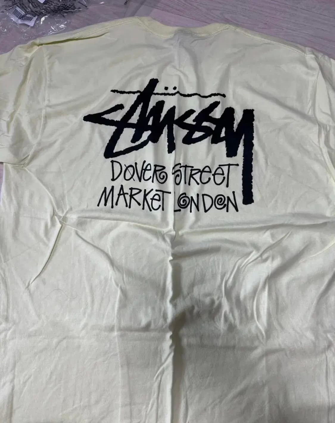 dsm x 스투시 스탁 런던 티 xl 페일 옐로우 상품이미지2