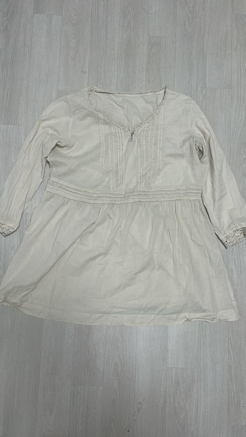 베이지 레이스 블라우스 상품이미지1