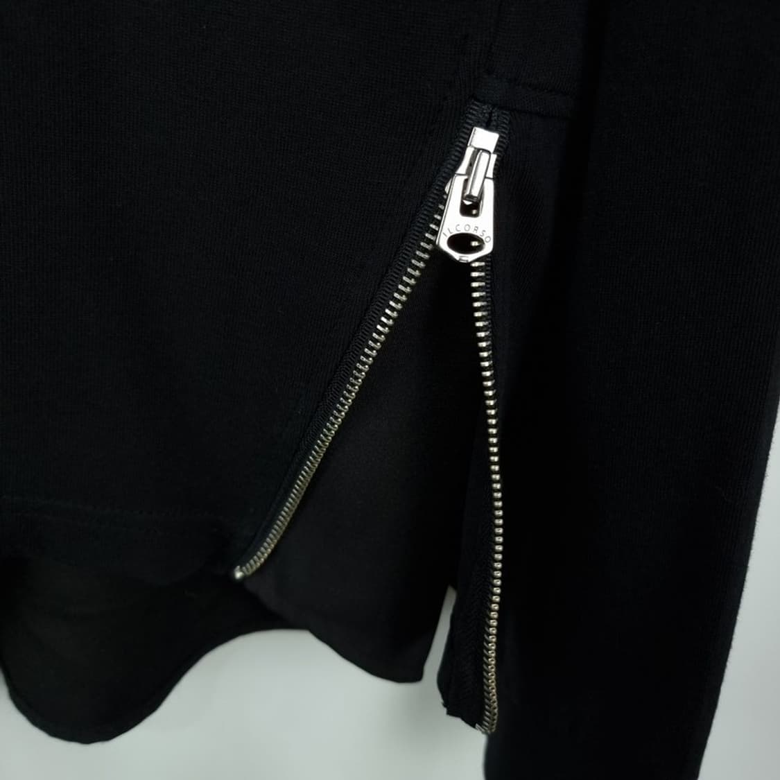 [일꼬르소] 22 S/S 오버사이즈 롱슬리브 긴팔티 블랙 M19913 상품이미지7