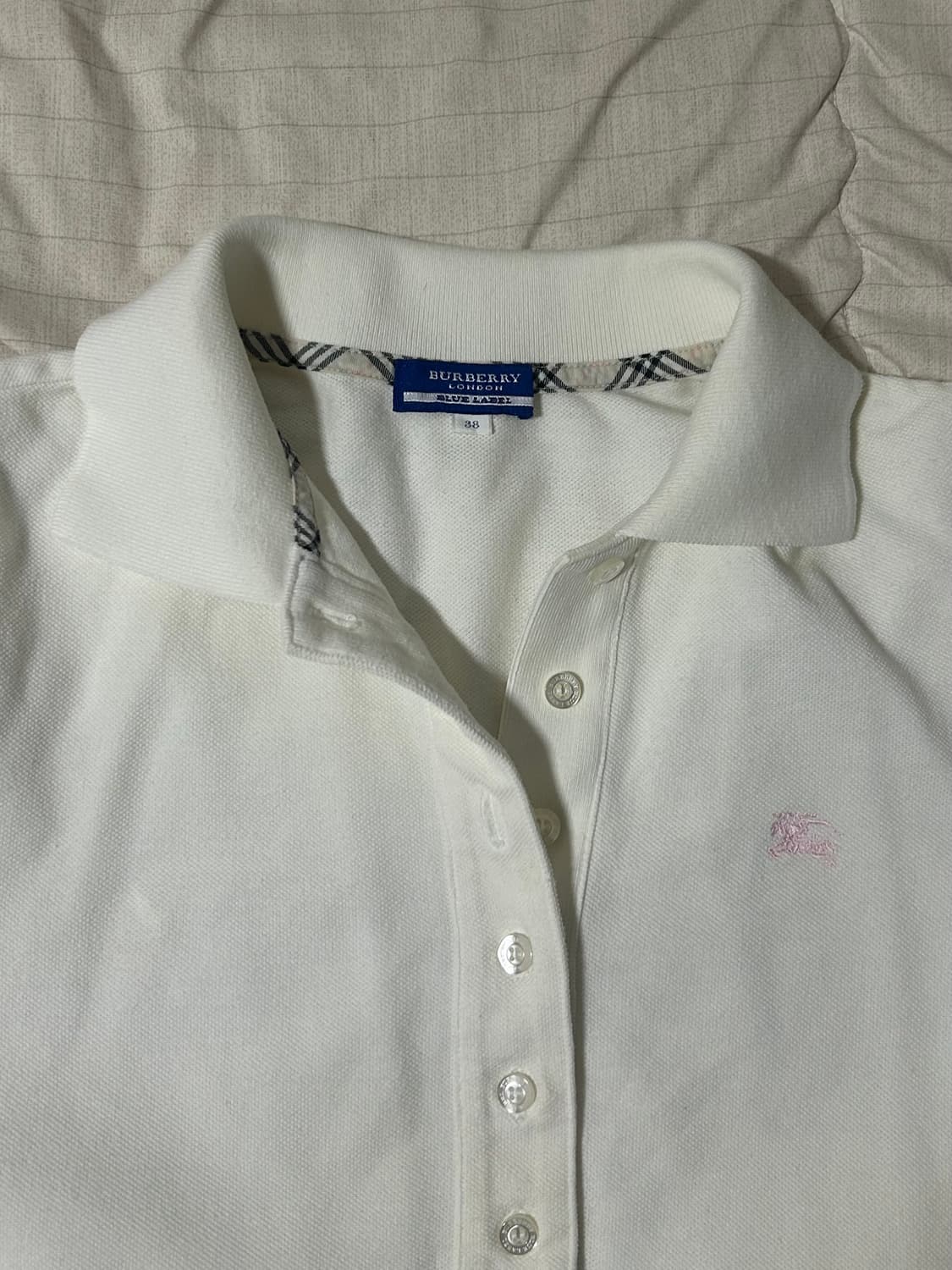 유일매물 버버리 블루라벨 흰핑 카라티 상품이미지3