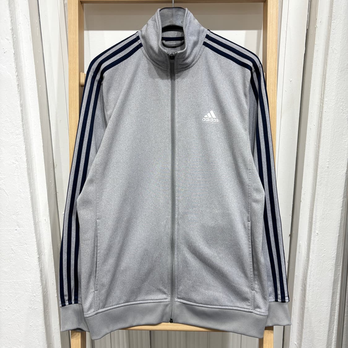 아디다스 그레이+네이비 져지 트랙탑 상품이미지1