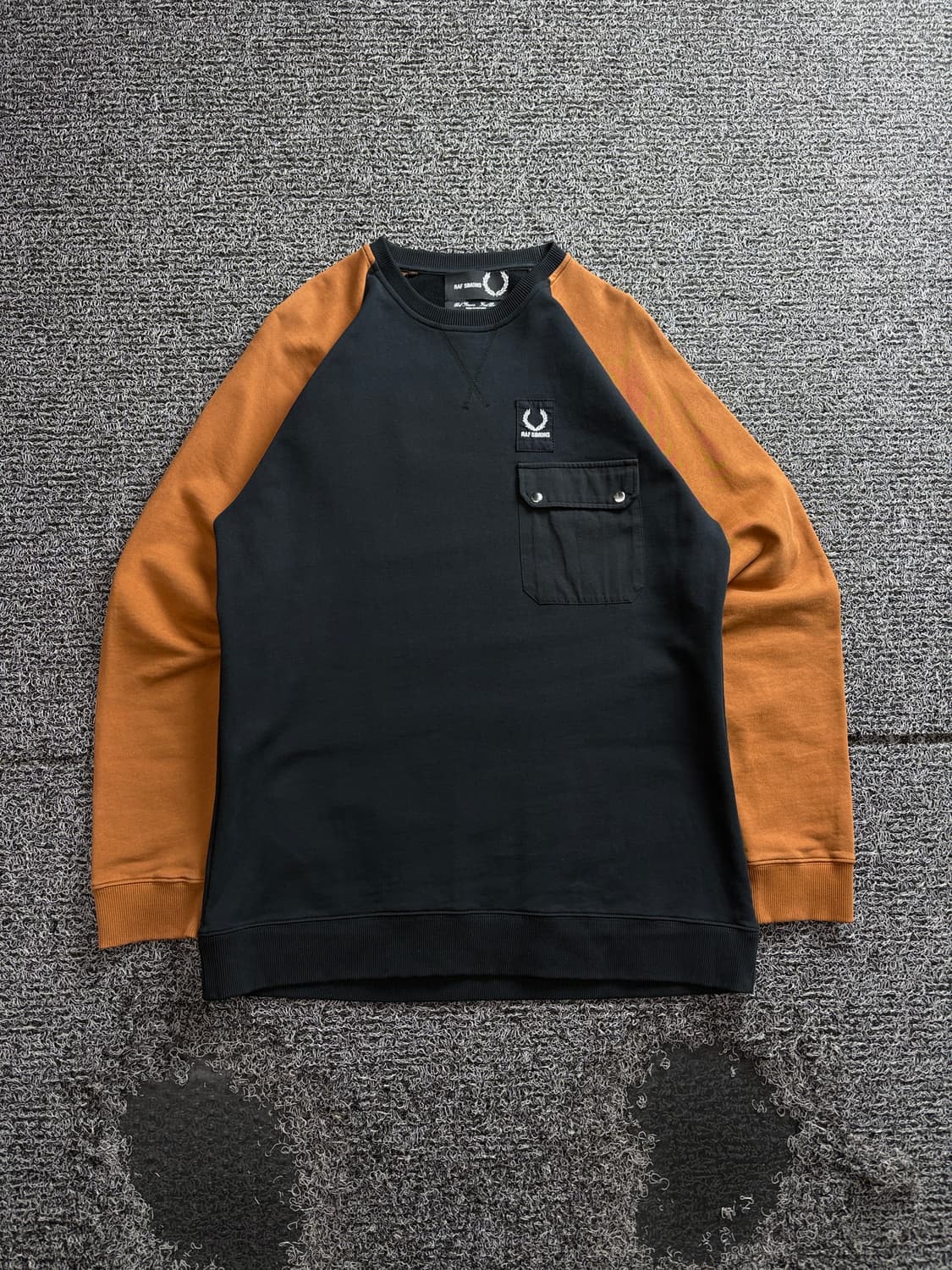 프레디페리 x 라프시몬스 포켓 크루넥 스웻 셔츠 4146 상품이미지2