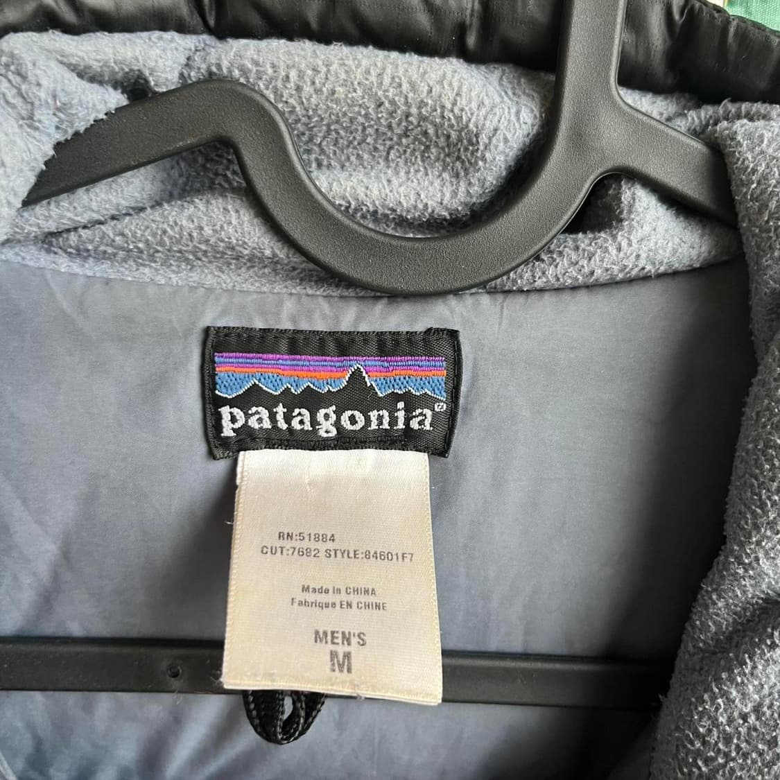 파타고니아 트레스 경량패딩 블랙 상품이미지3