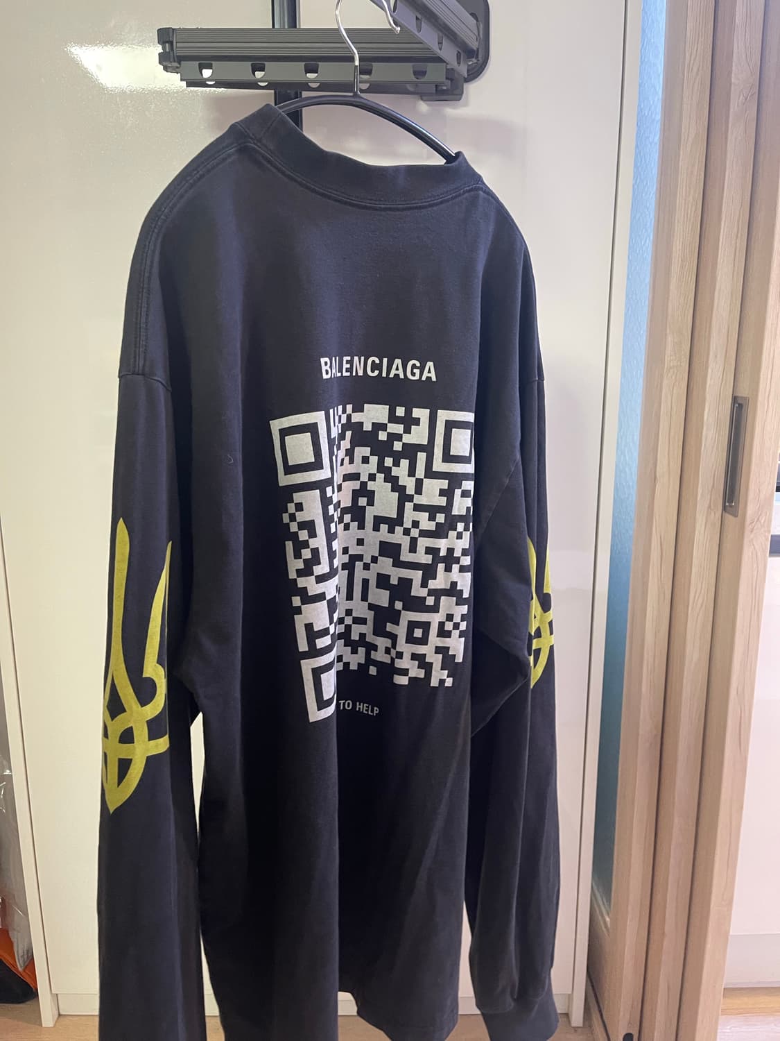 지금사면 내일 배송+택포) 발렌시아가 우크라이나 롱슬리브 M 상품이미지2