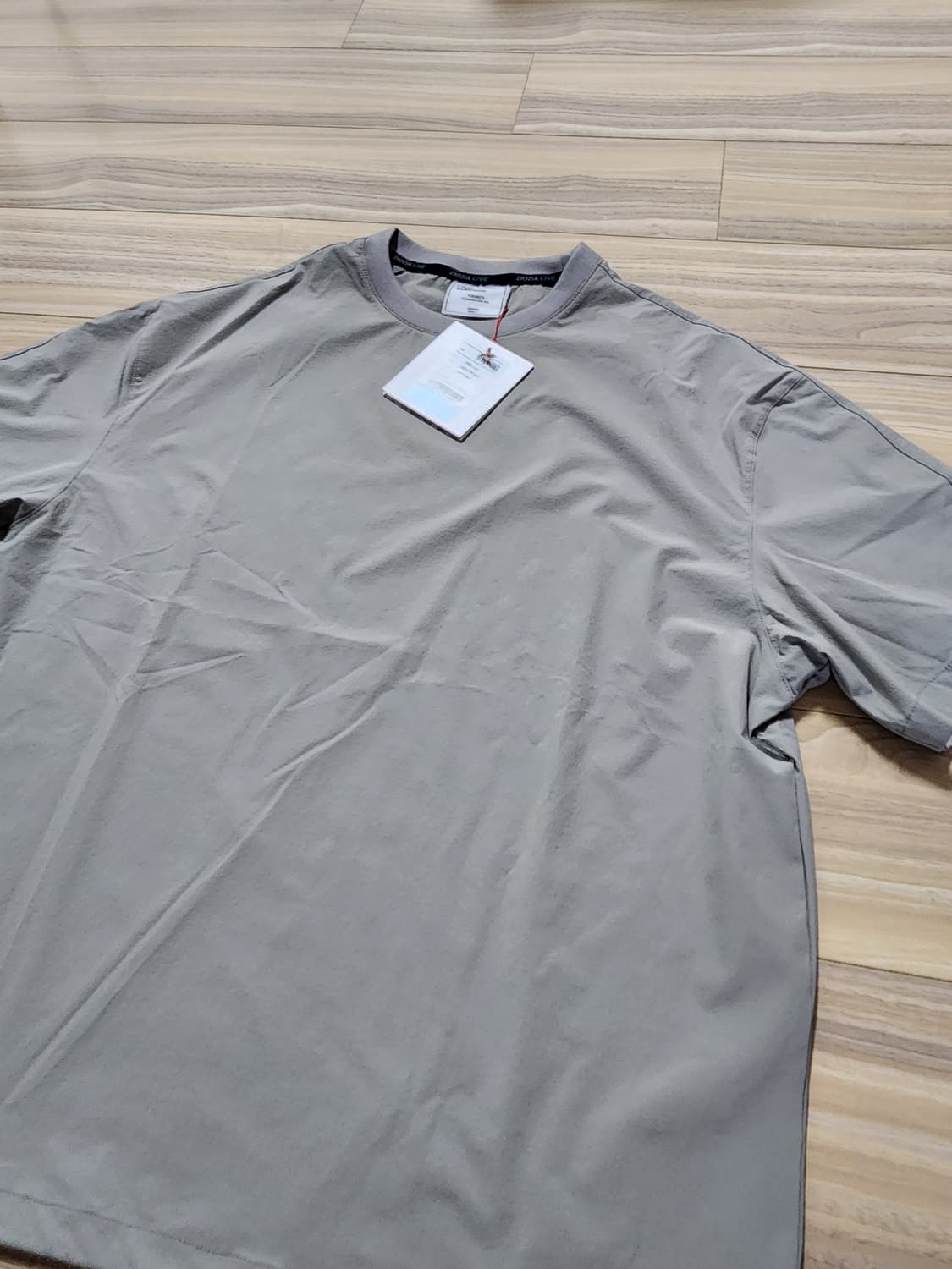 지오지아나일론우븐반팔티셔츠라이트그레이 상품이미지3