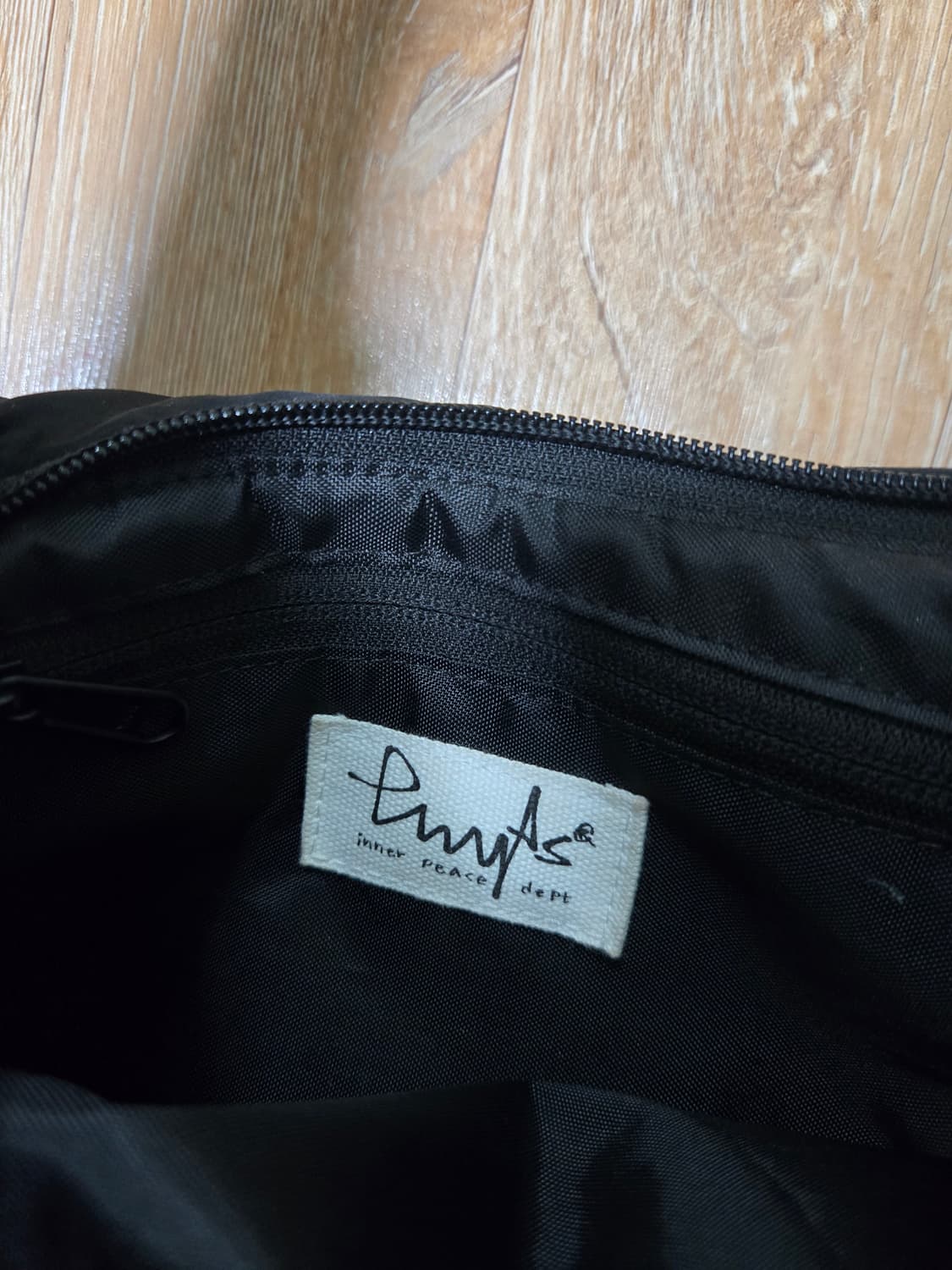 피지컬디파트먼트 크로스백 상품이미지3