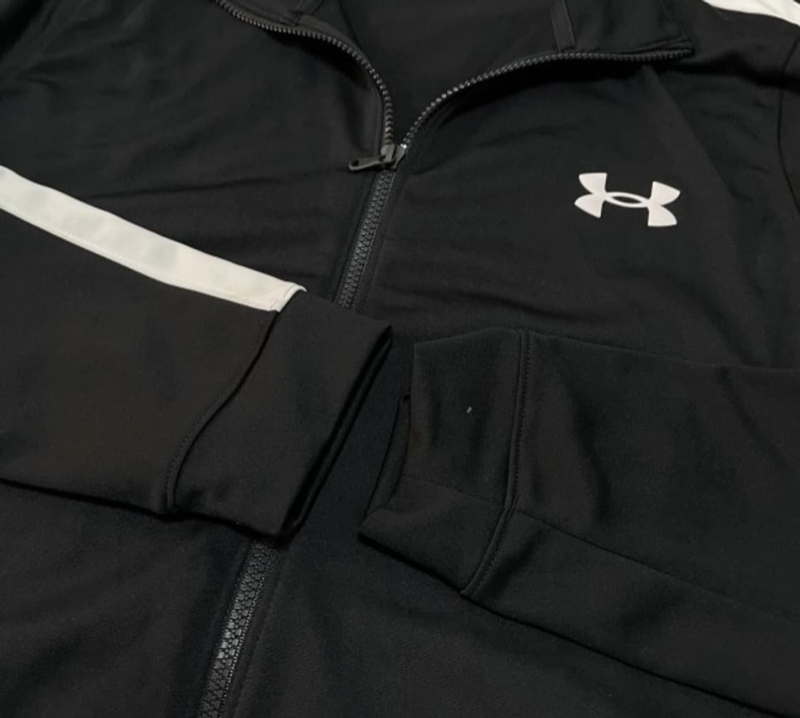 언더아머 블랙 트랙탑 져지집업 100/L 상품이미지3