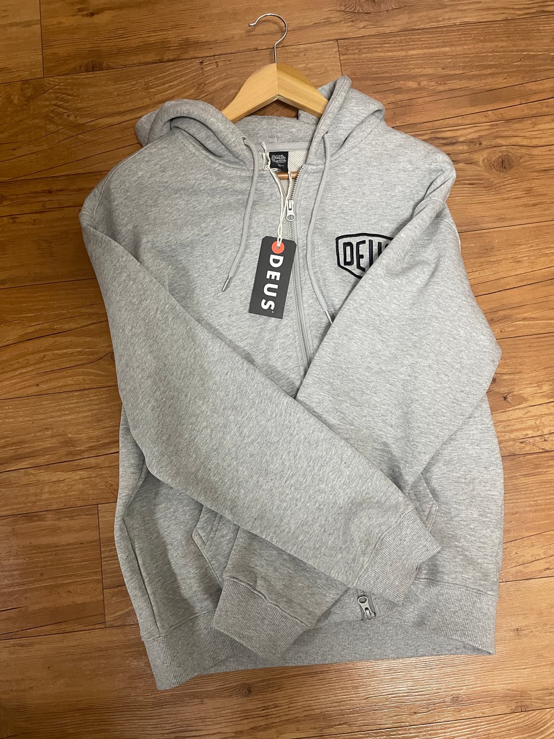 (새상품)데우스엑스마키나 후드집업 그레이m 상품이미지1