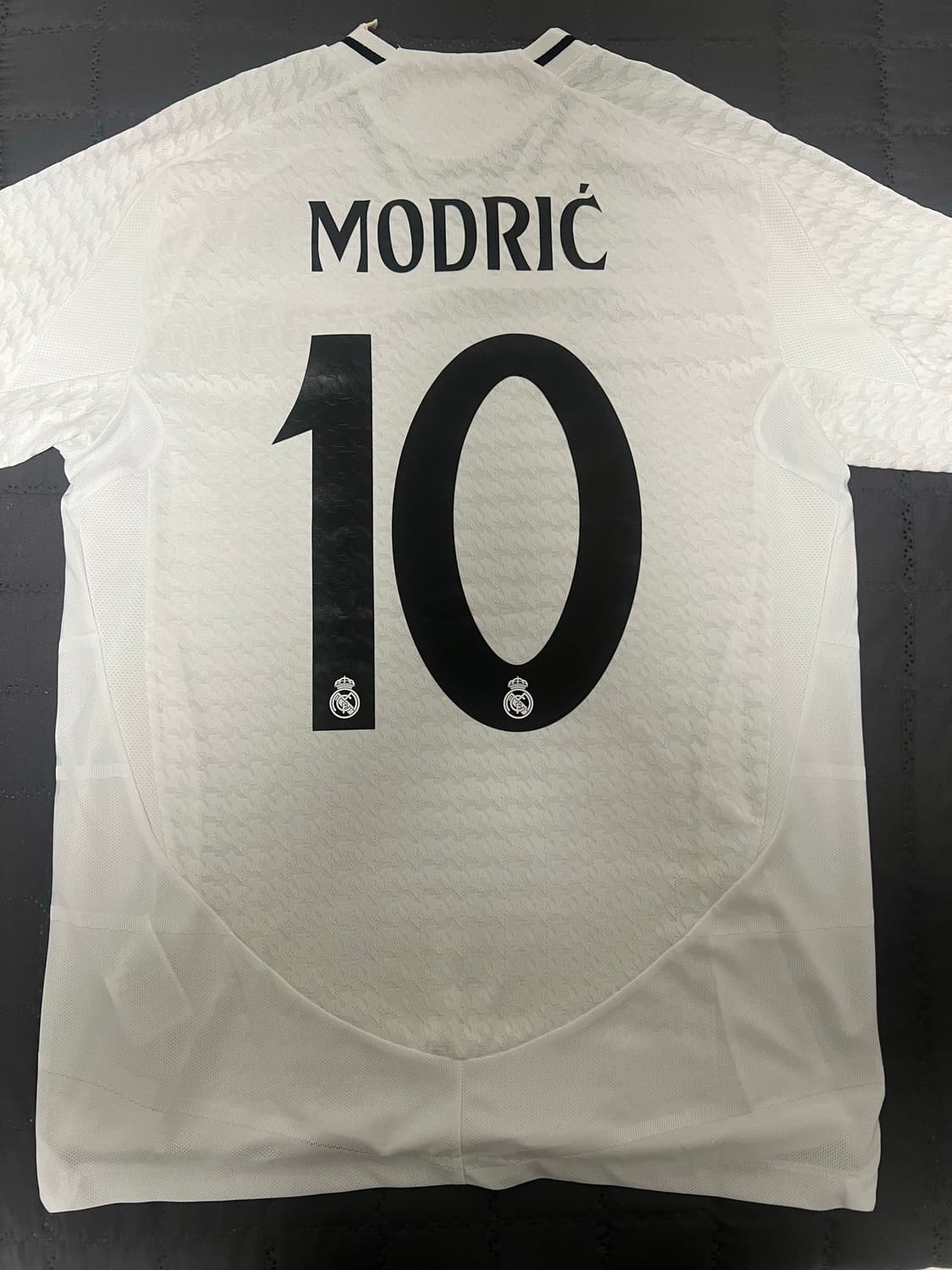24/25 레알마드리드 어센틱(모드리치 마킹) 상품이미지2
