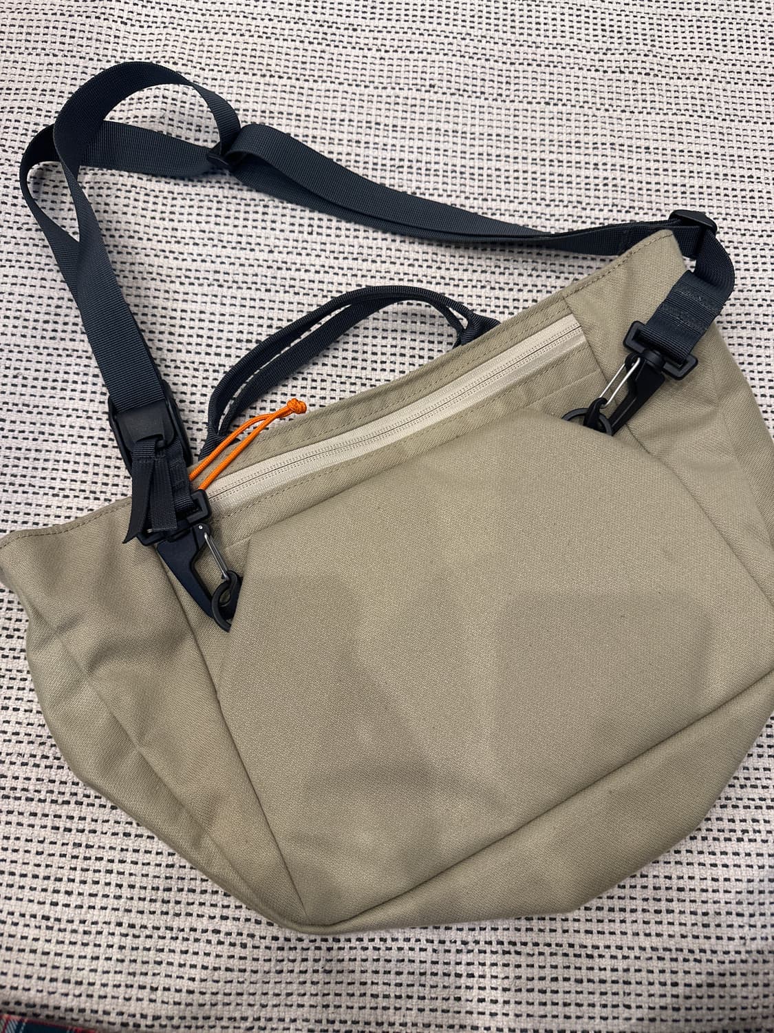 미스테리 랜치 미니 마트 크로스백 8L 상품이미지2