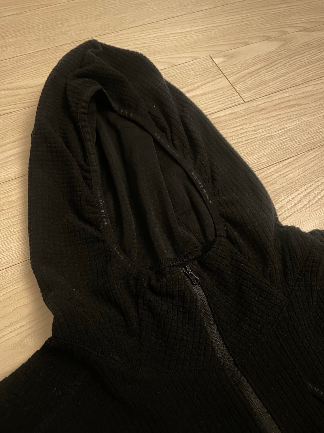 웰터 익스페리먼트 스퀘어 플리스 후드 풀오버 블랙 1사이즈 상품이미지7