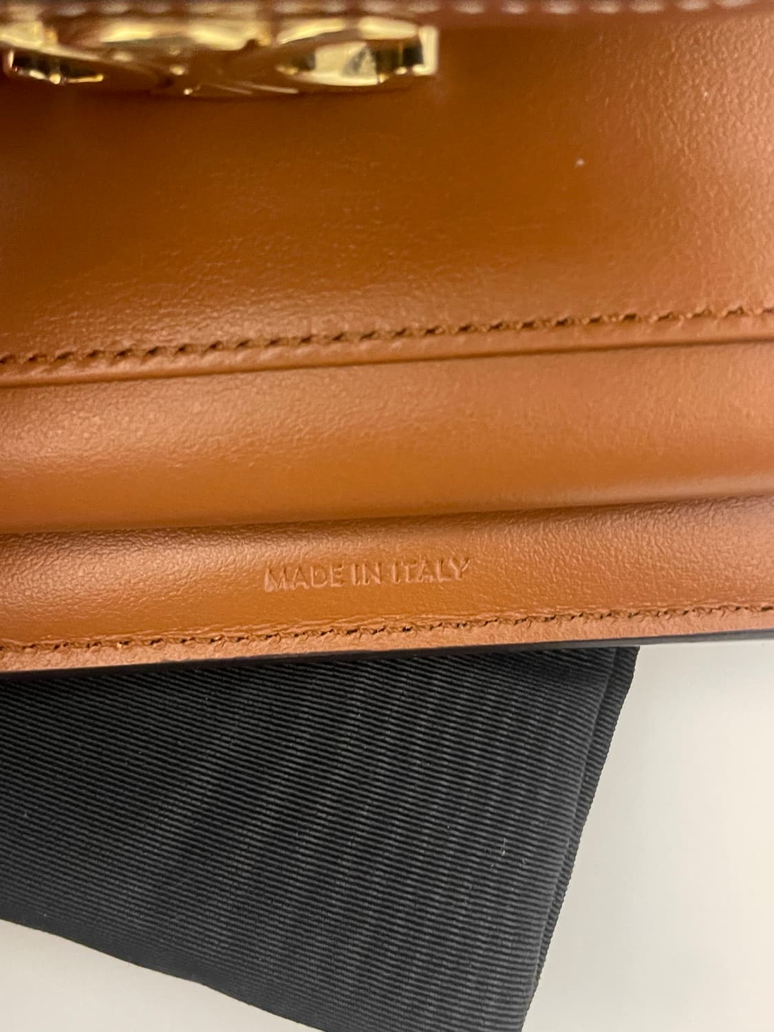 셀린느 트리옹프 3단 반지갑 상품이미지7