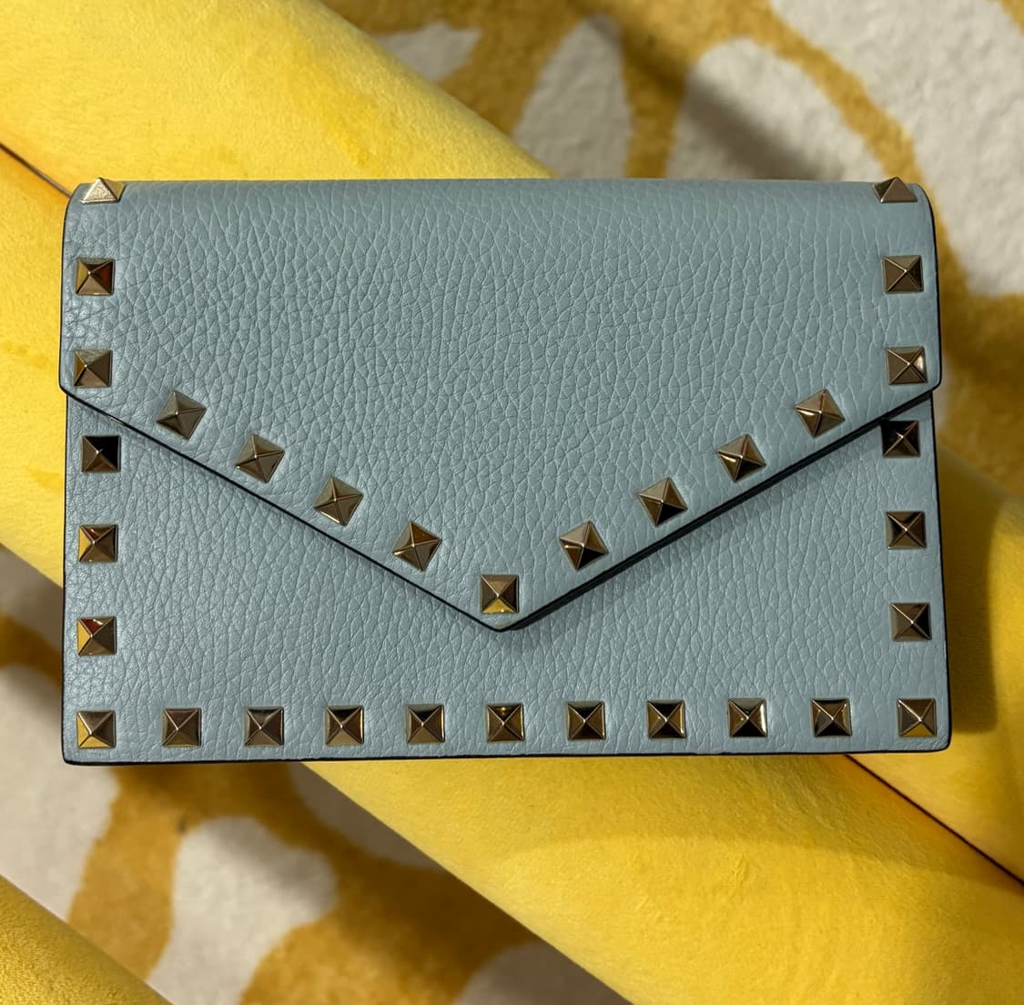 발렌티노 락스터드 엔벨롭백 체인백 상품이미지2