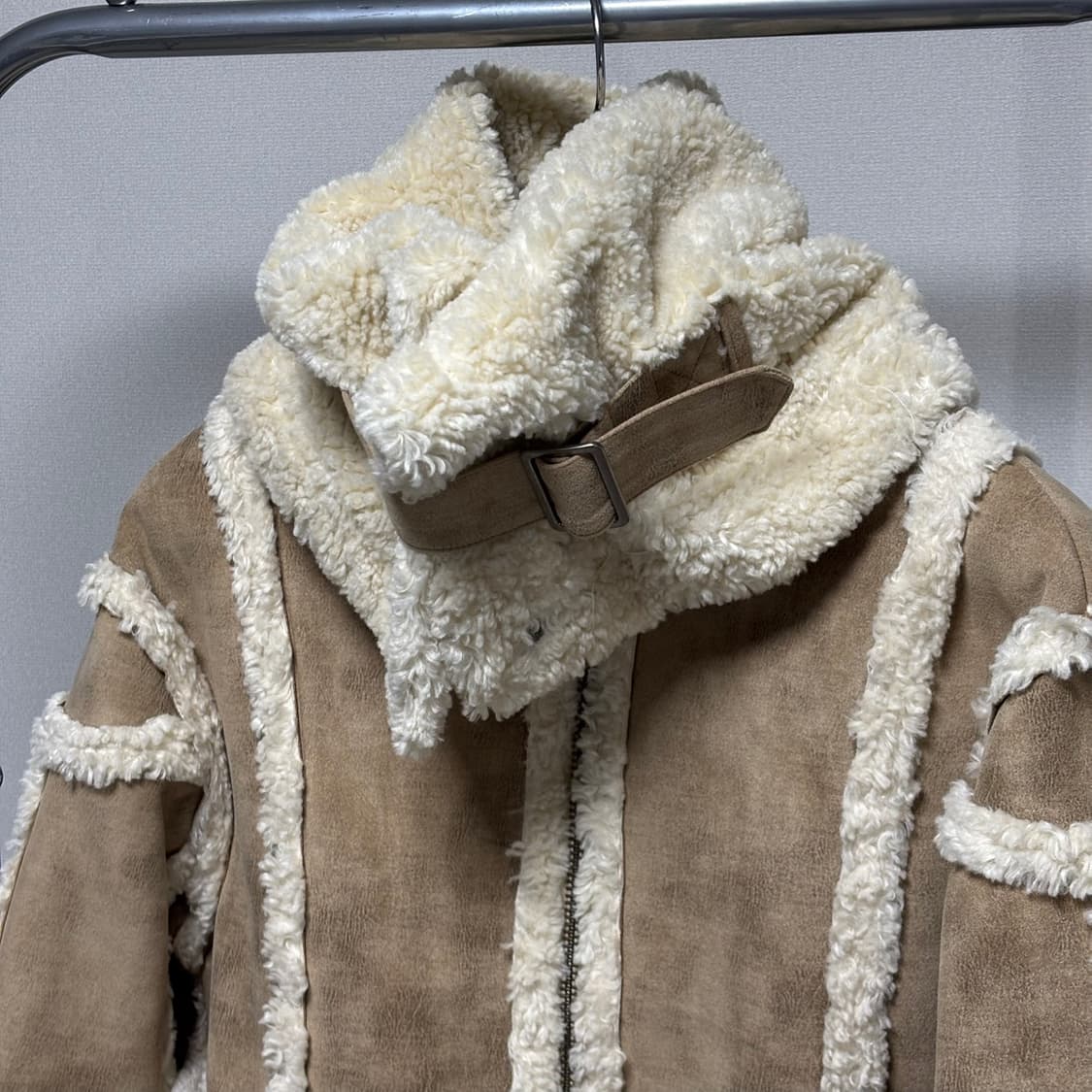 F) perverze 퍼버즈 베이지 무스탕 상품이미지6