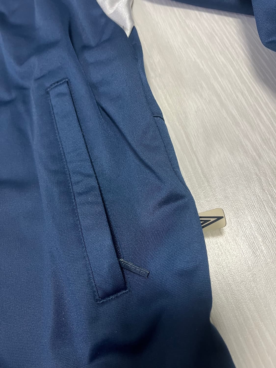 엄브로 네이비 트랙자켓 105 상품이미지3