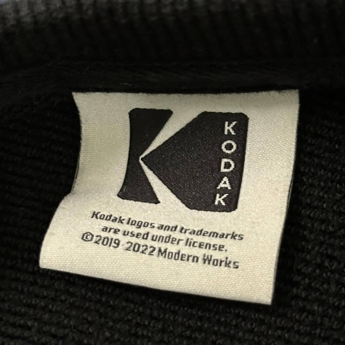 코닥 레터링 백로고 블랙 크롭 맨투맨 (S 여성추천) 상품이미지6