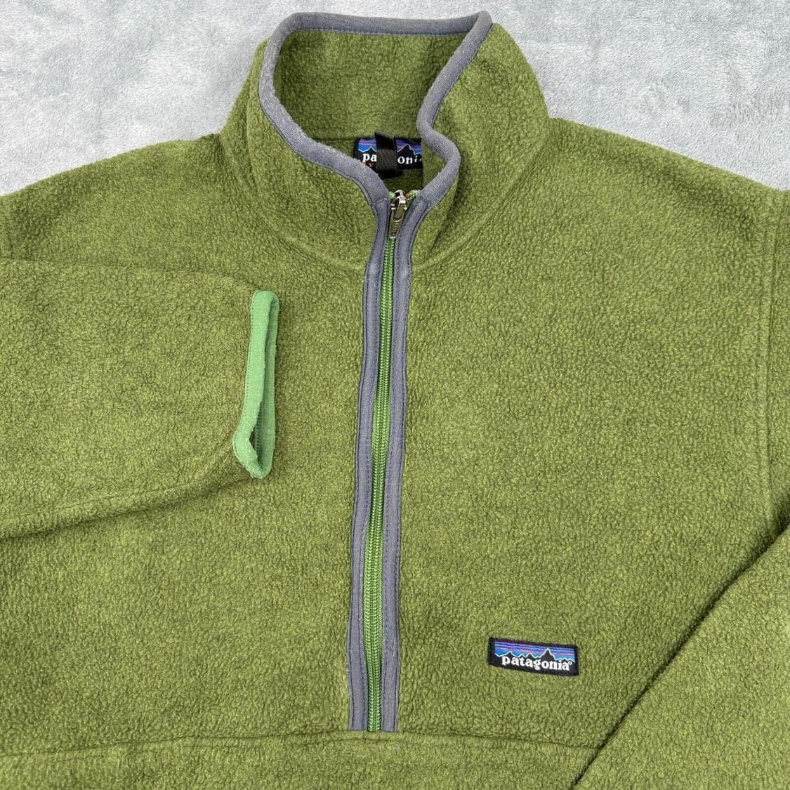 16FW 파타고니아 클래식 레트로 마스 스냅-티 하프집 올리브/그레이 상품이미지2