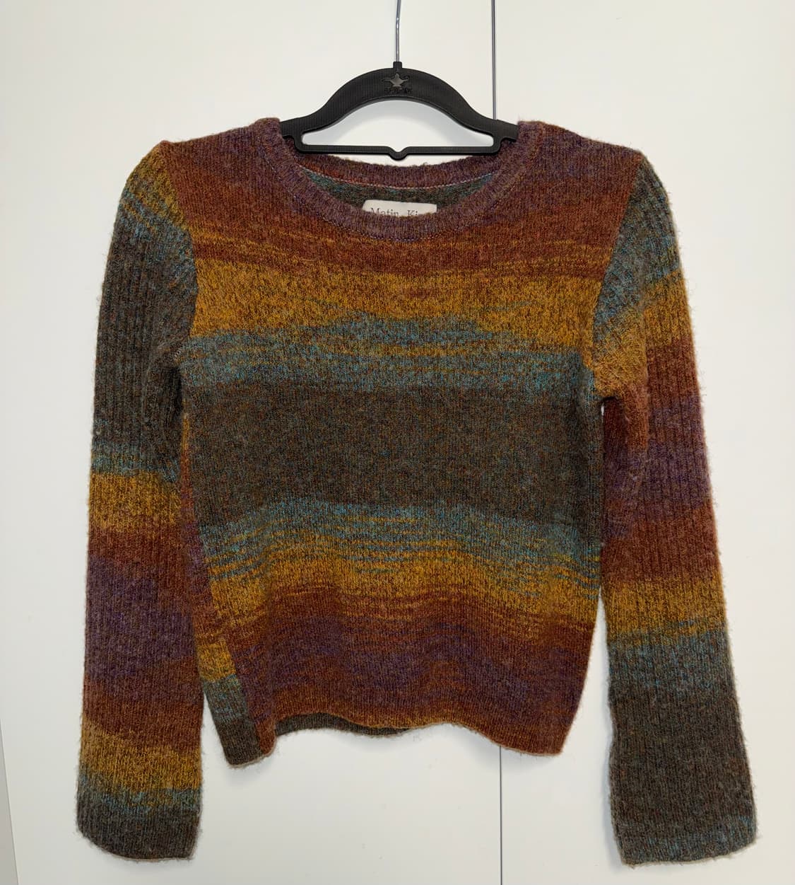 마뗑킴 그라데이션 스너그 니트 풀오버 브라운 상품이미지1