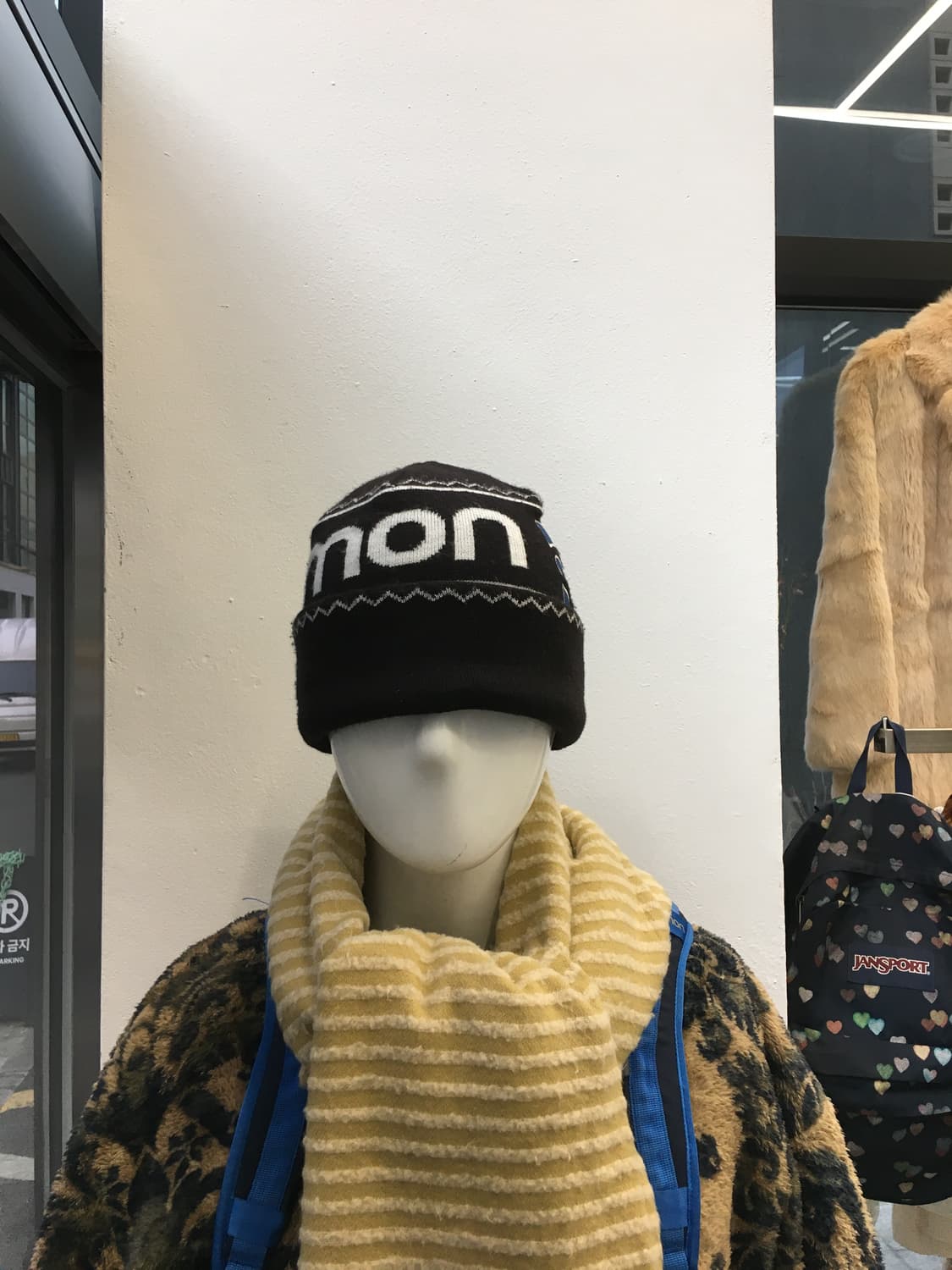 살로몬(salomon) 검정 비니 상품이미지2