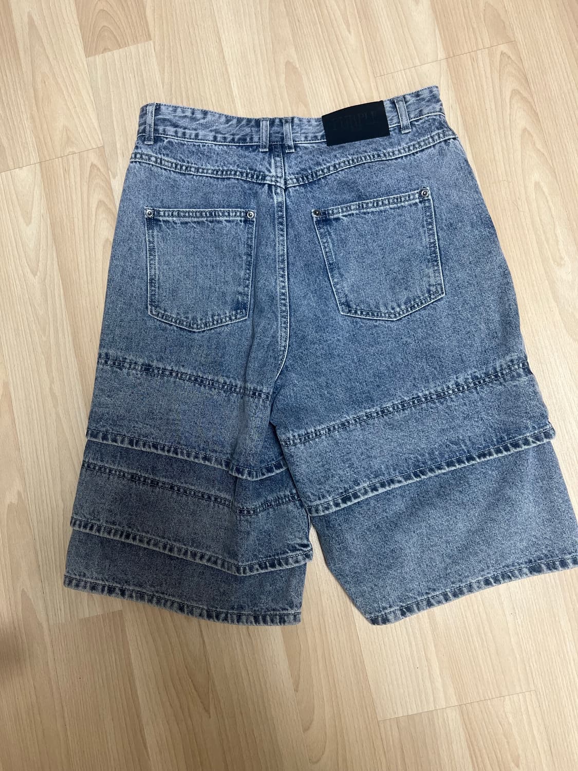 비슬로우 MULTI CUFF DENIM SHORTS ICE GREY 상품이미지2