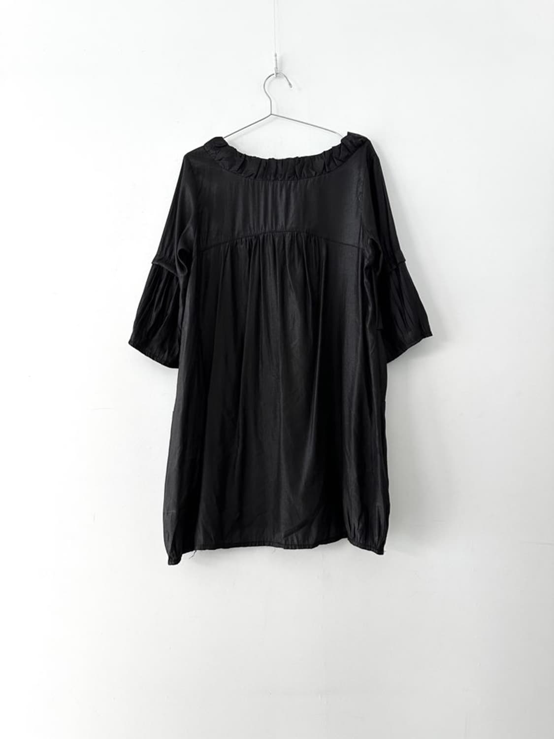Glossy corsage ops & top / black 상품이미지4