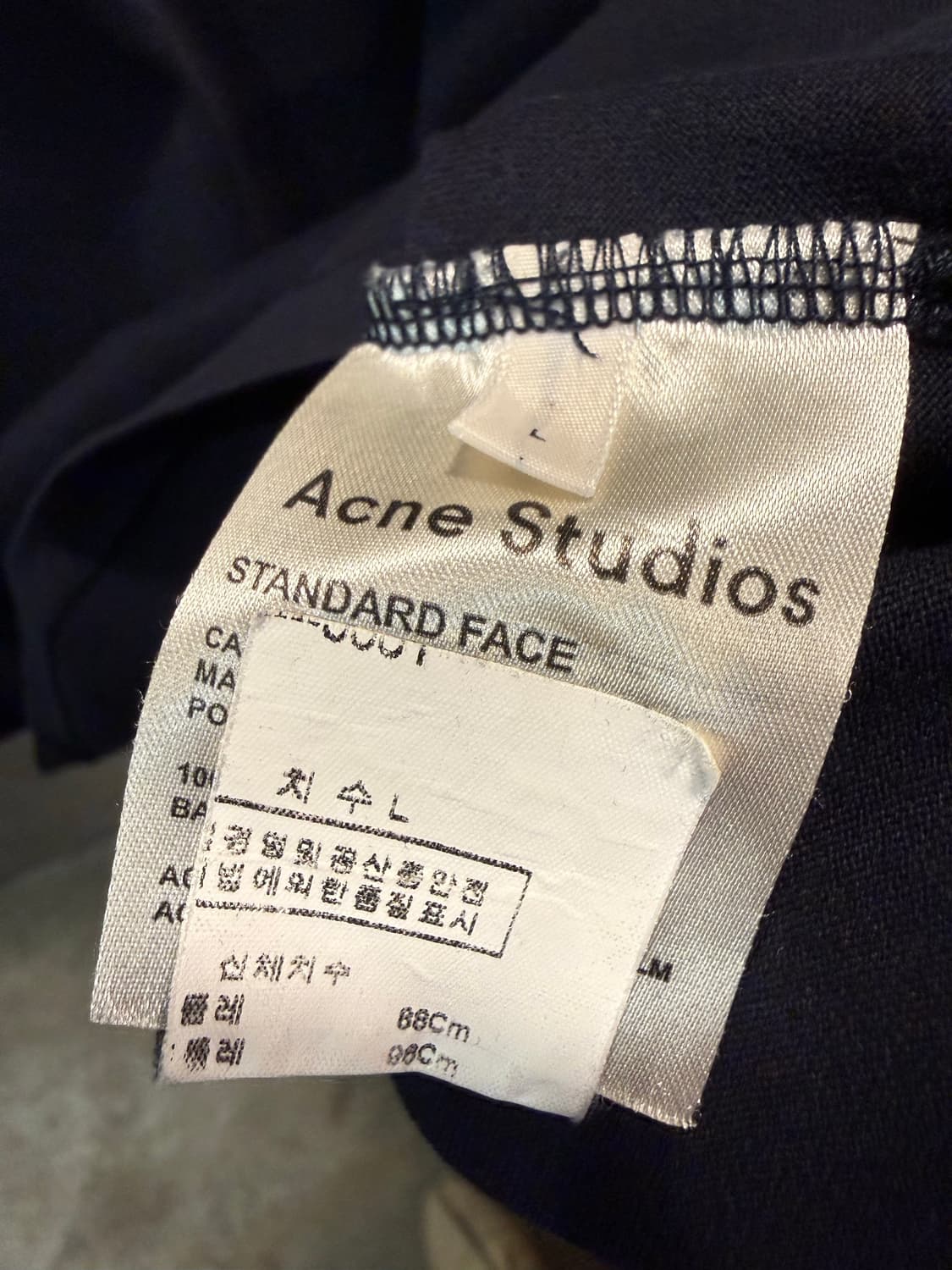 아크네스튜디오 Acne Studios 페이스 패치 반팔 티셔츠 네이비 L 상품이미지5