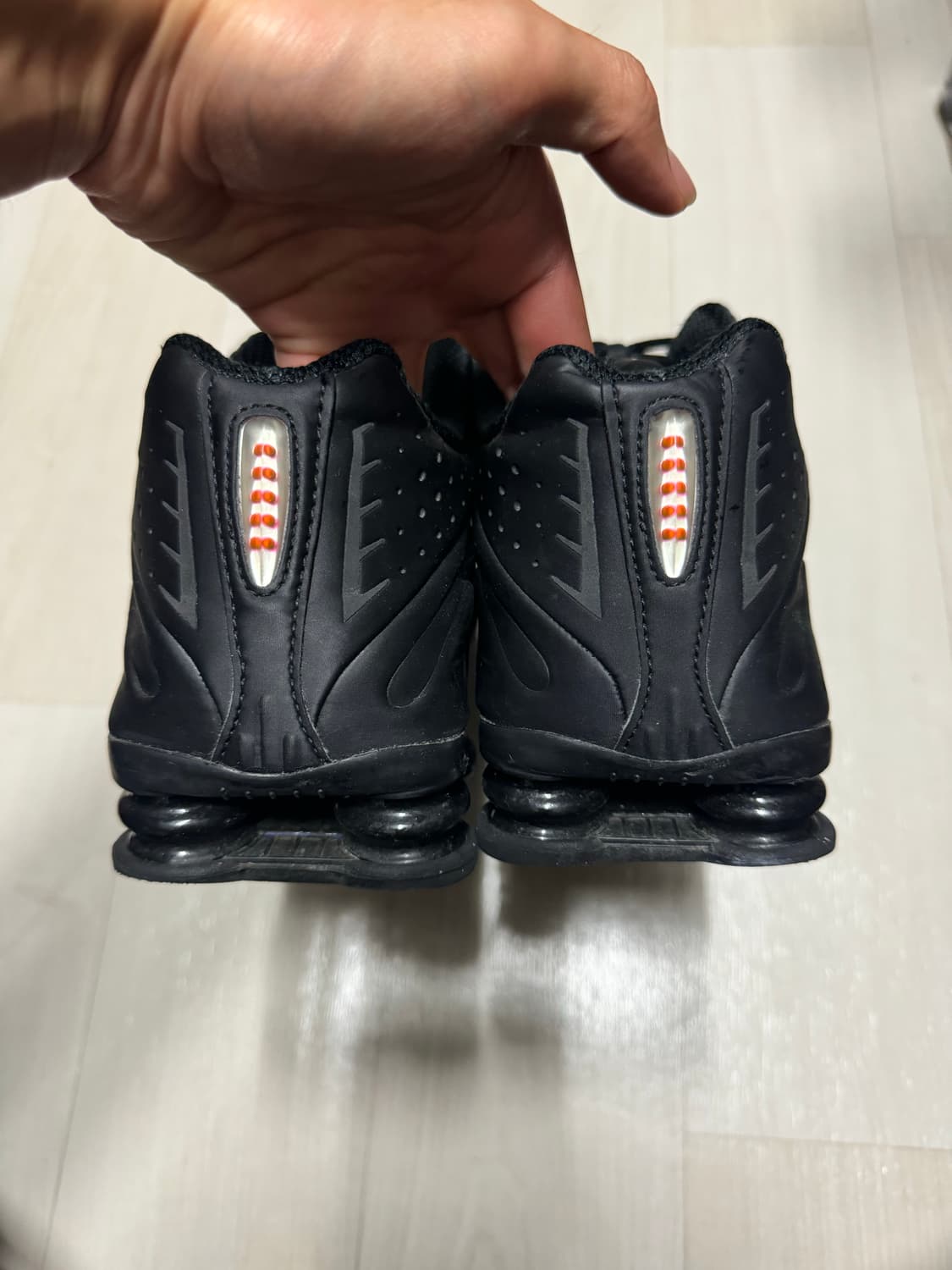 나이키 shox R4 블랙 상품이미지2