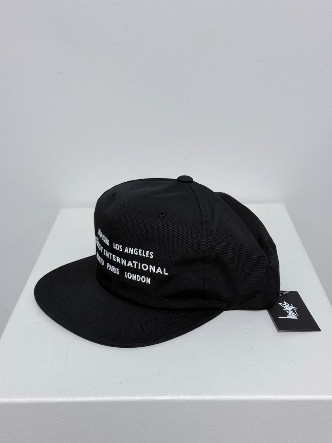 [FREE] 스투시 인터내셔널 캡 블랙 모자 스냅백 볼캡 상품이미지1