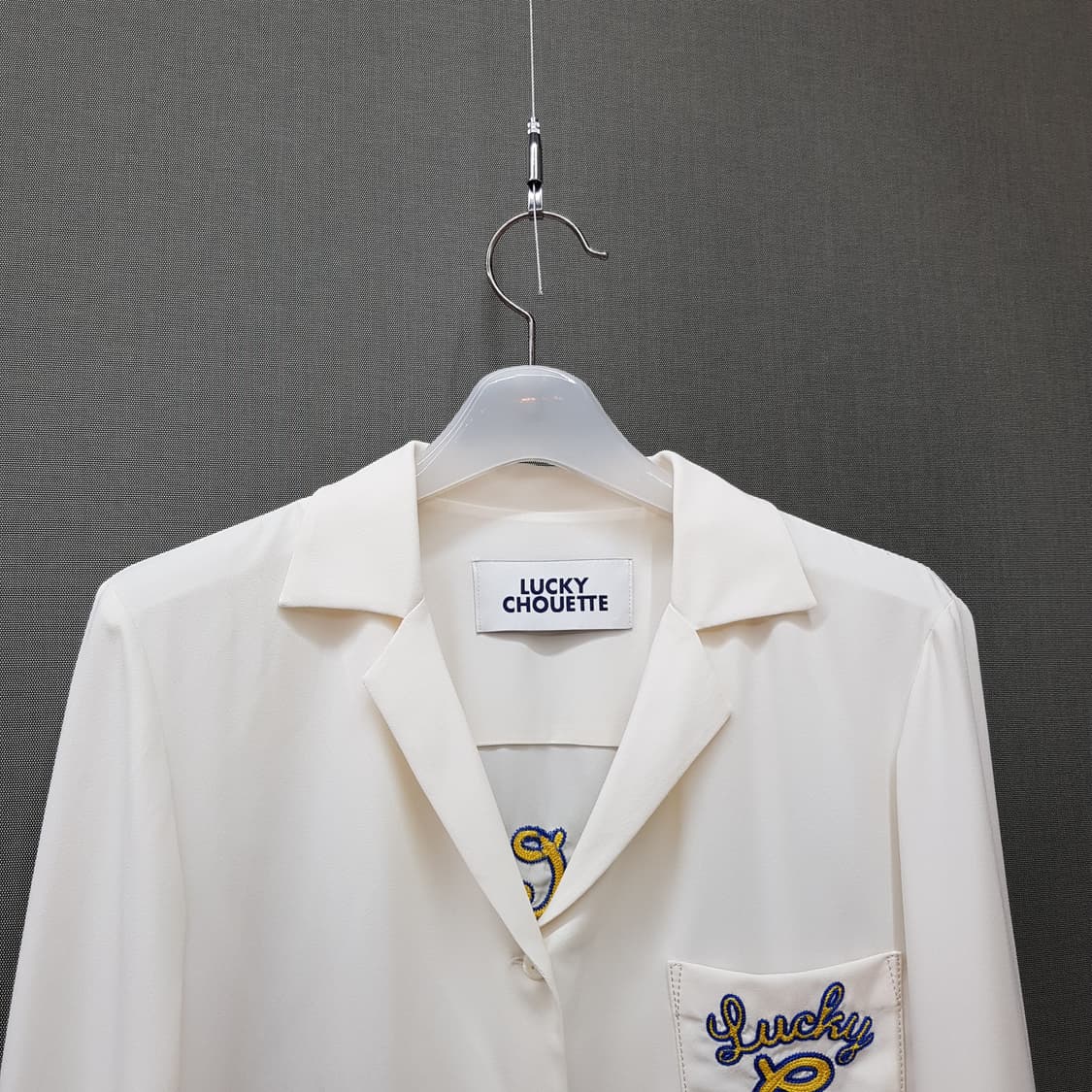LUCKY CHOUETTE 럭키슈에뜨 자수 포인트 셔츠 36사이즈 상품이미지2