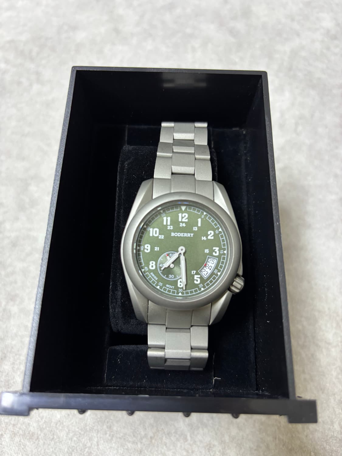 보더리 티타늄 쿼츠 상품이미지1