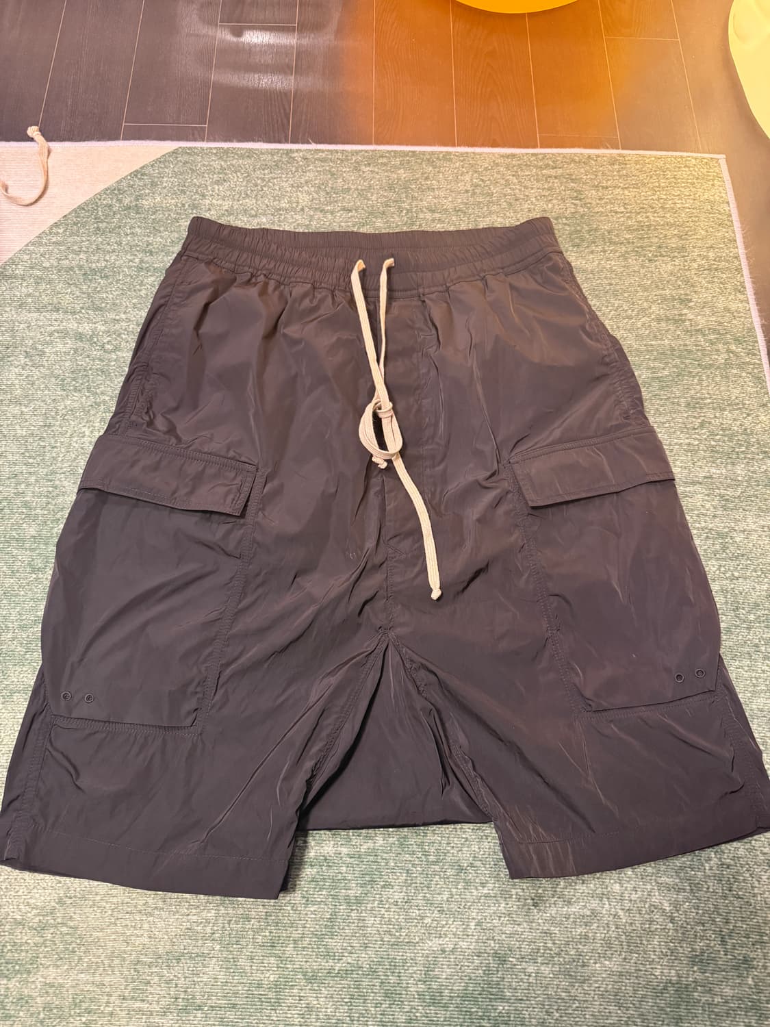 릭오웬스 반바지 RU17S9387 CV 상품이미지1