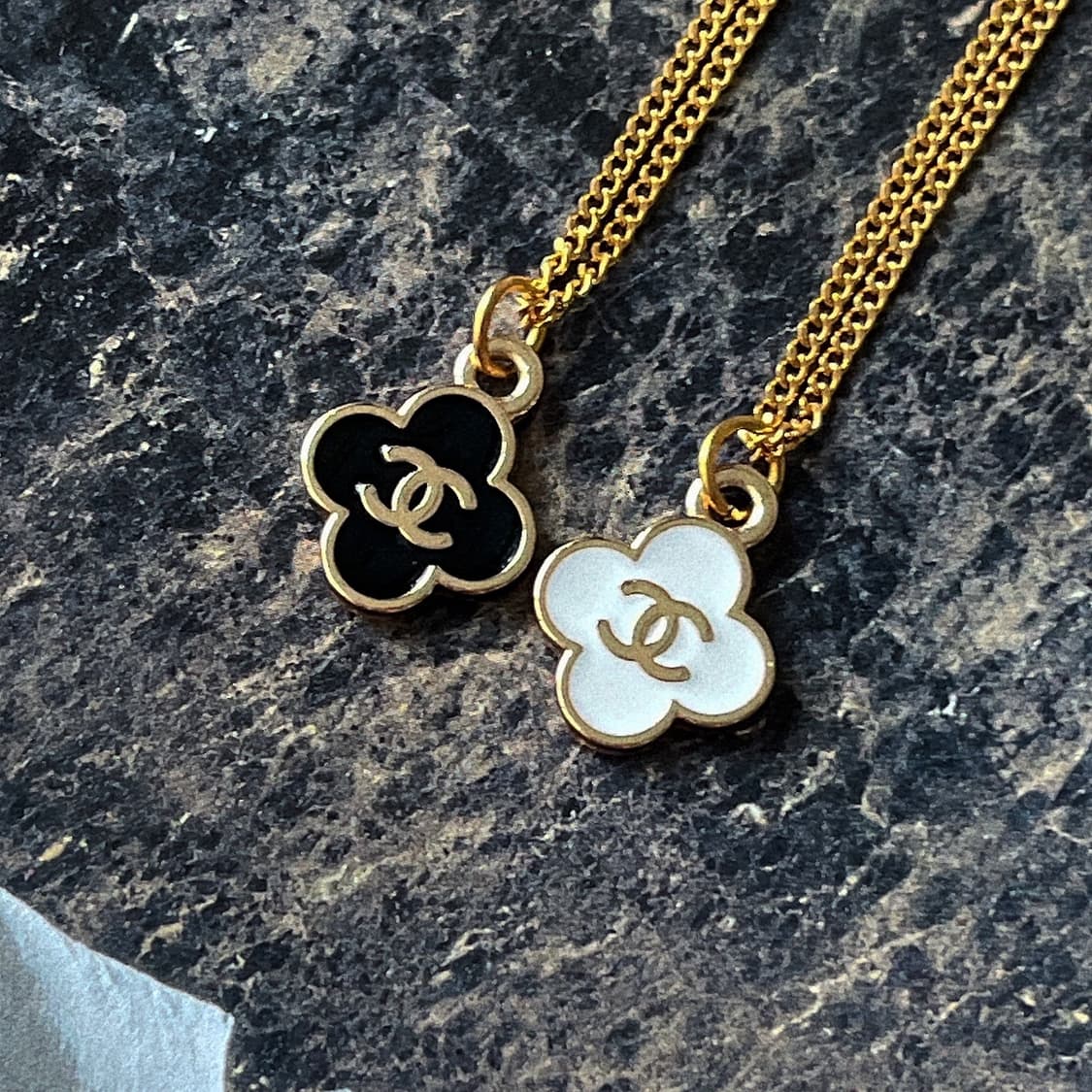 2Color 샤넬 쁘띠 클로버 업사이클링 골드 목걸이 상품이미지3