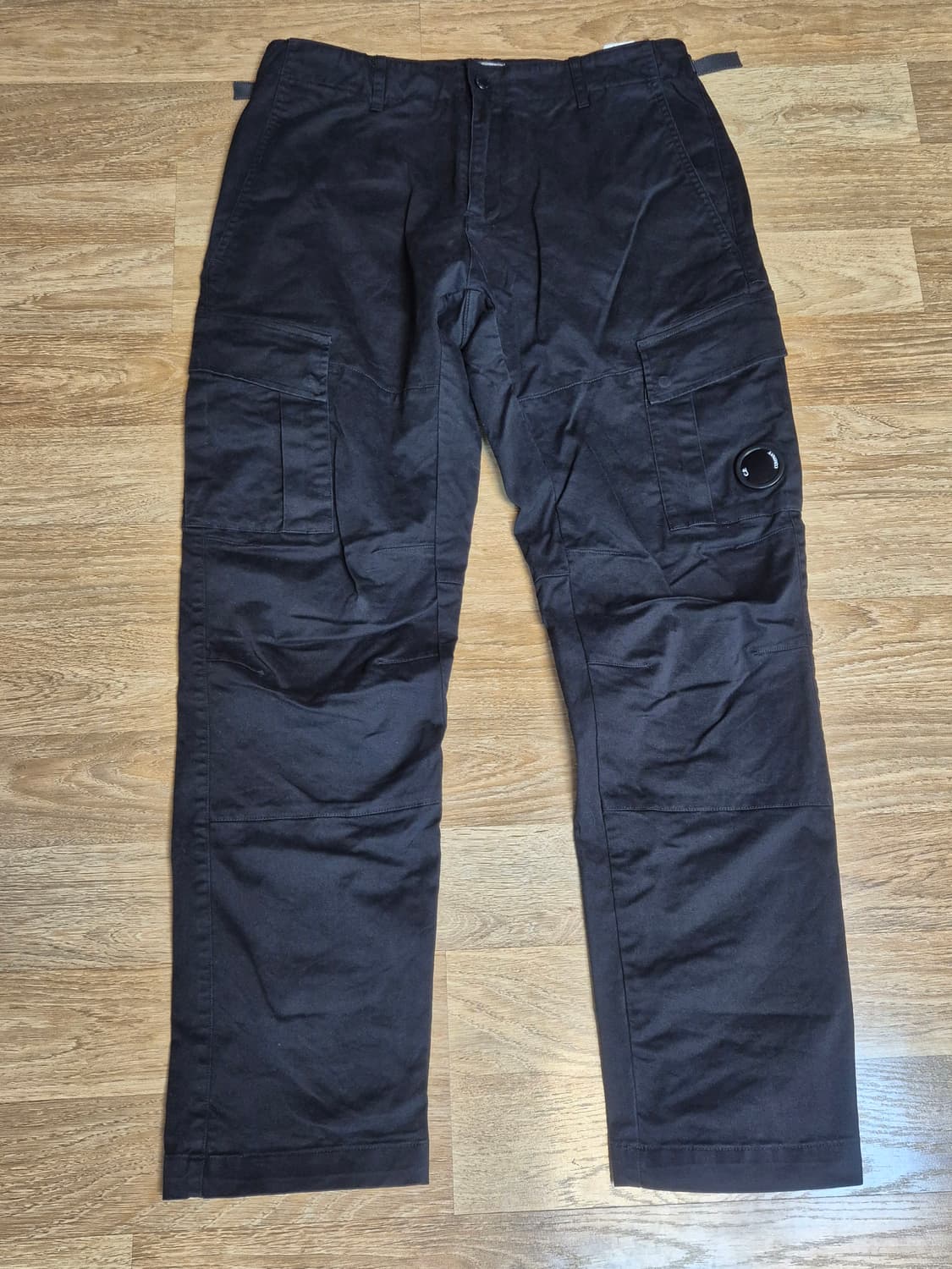 CP 컴퍼니 스트레치 새틴 카고 팬츠 남성  34인치 상품이미지1