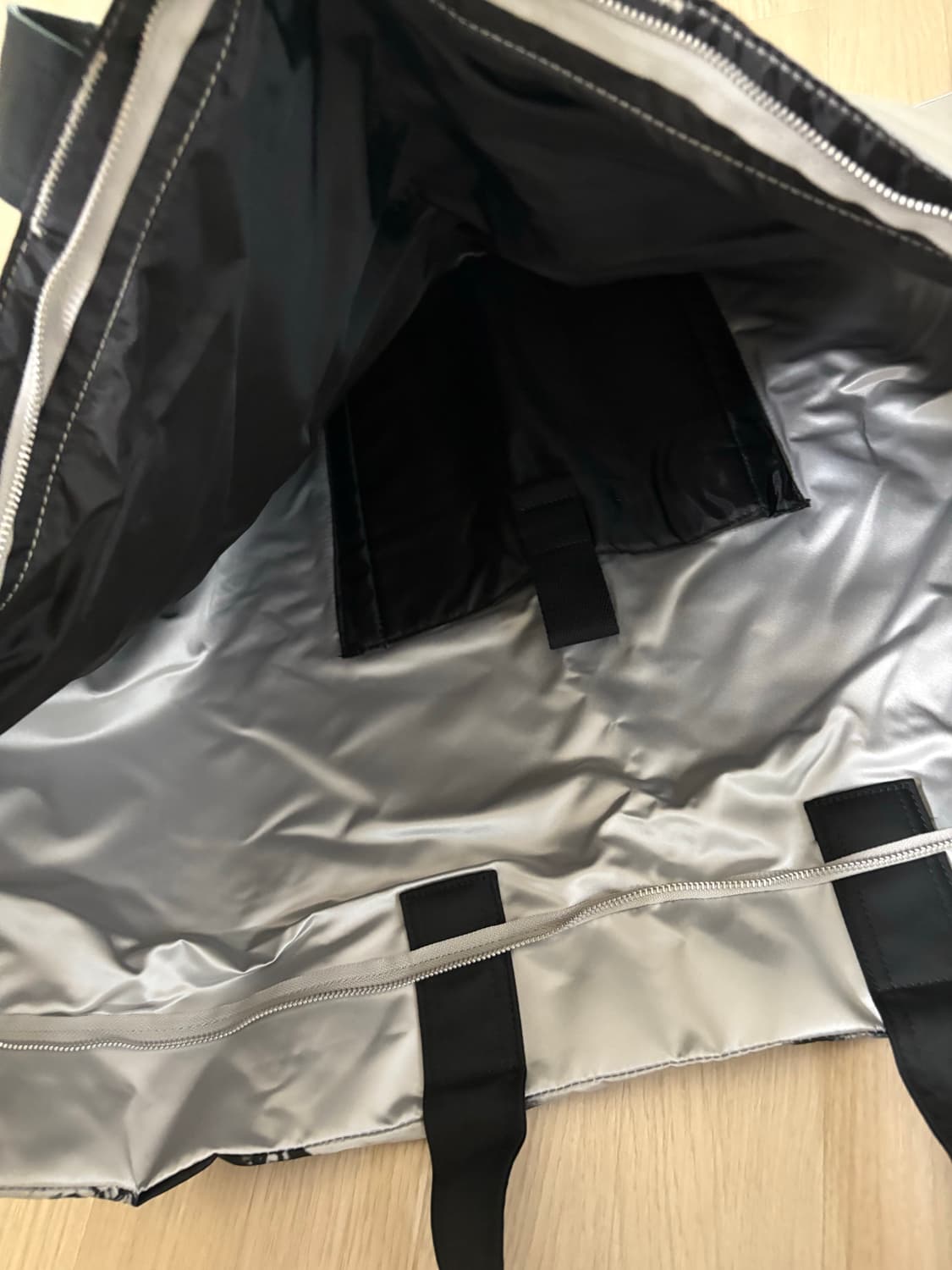 라프시몬스 이스트팩 토트백 상품이미지3