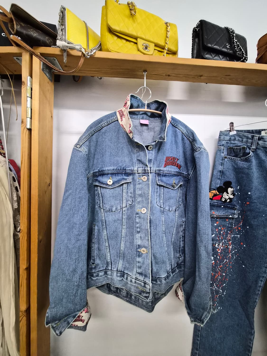 디즈니 미키 데님자켓. 미키 자수패치 카고데님. 상품이미지3
