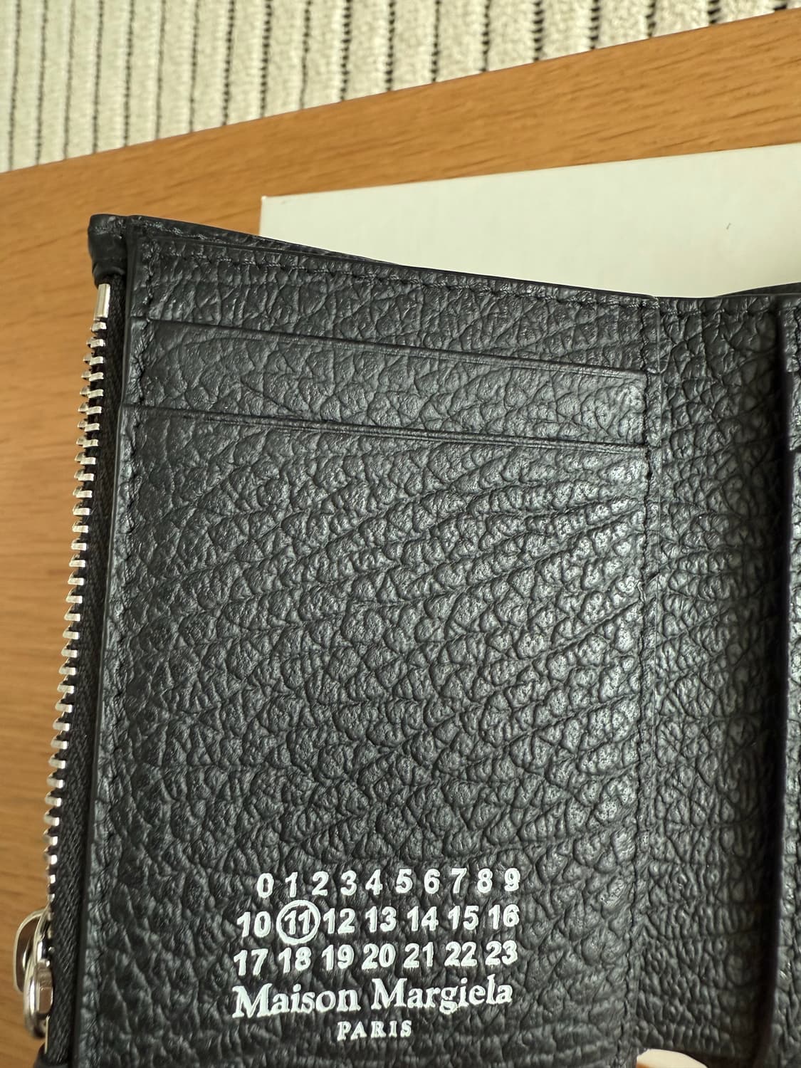 메종 마르지엘라 스티치 폴드 중지갑 블랙(새상품) 상품이미지5