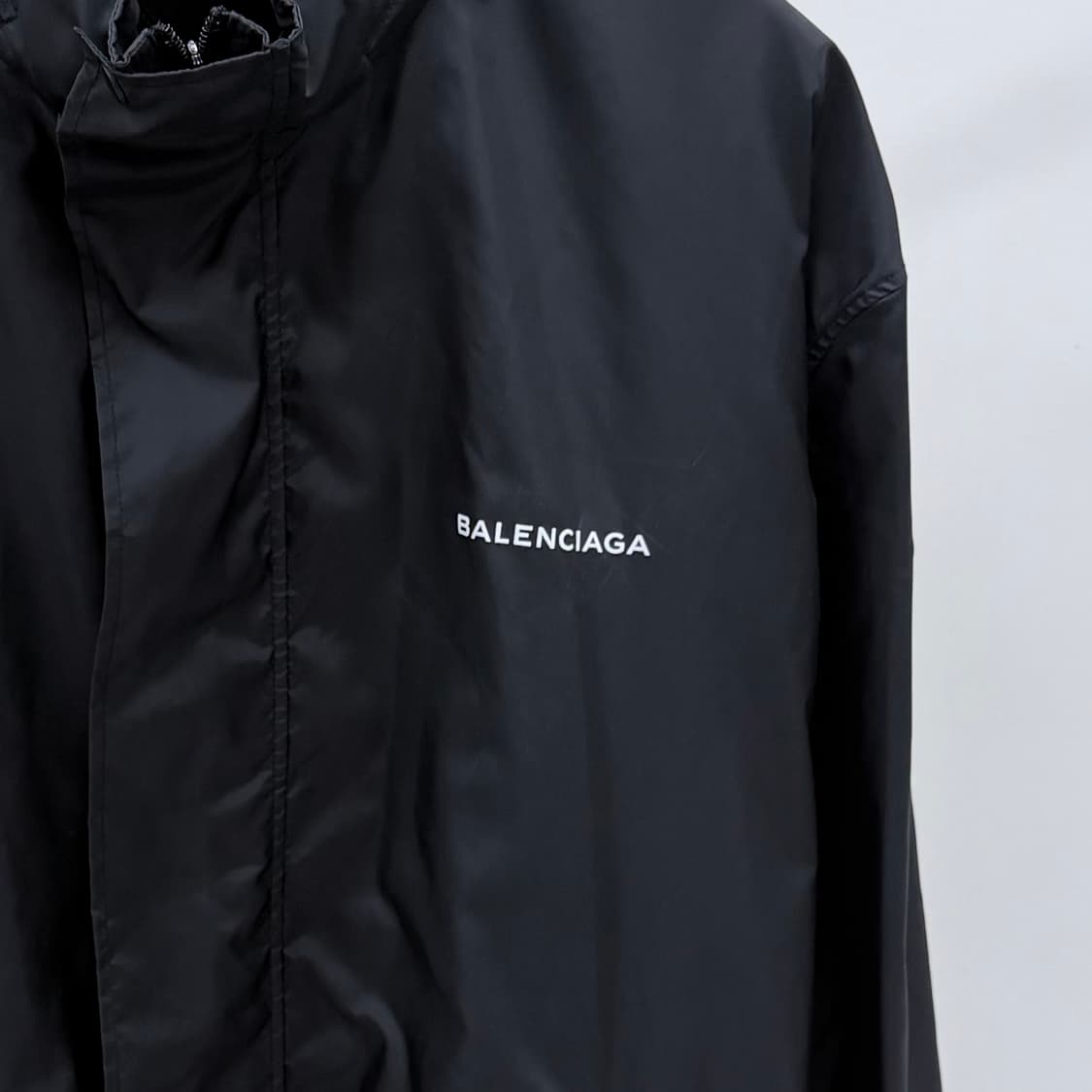 [A+급/오버핏XL] 발렌시아가 후드 바람막이 자켓 블랙 상품이미지2