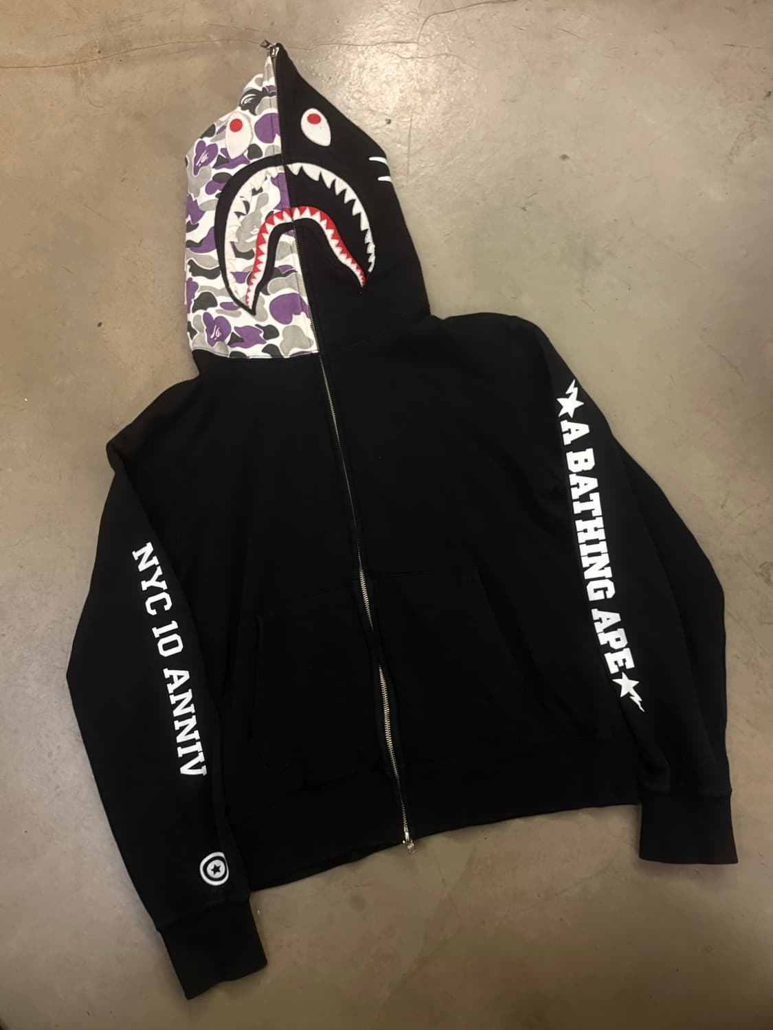 베이프 뉴욕10주년 위즈칼리파 샤크 후드 집업 상품이미지1